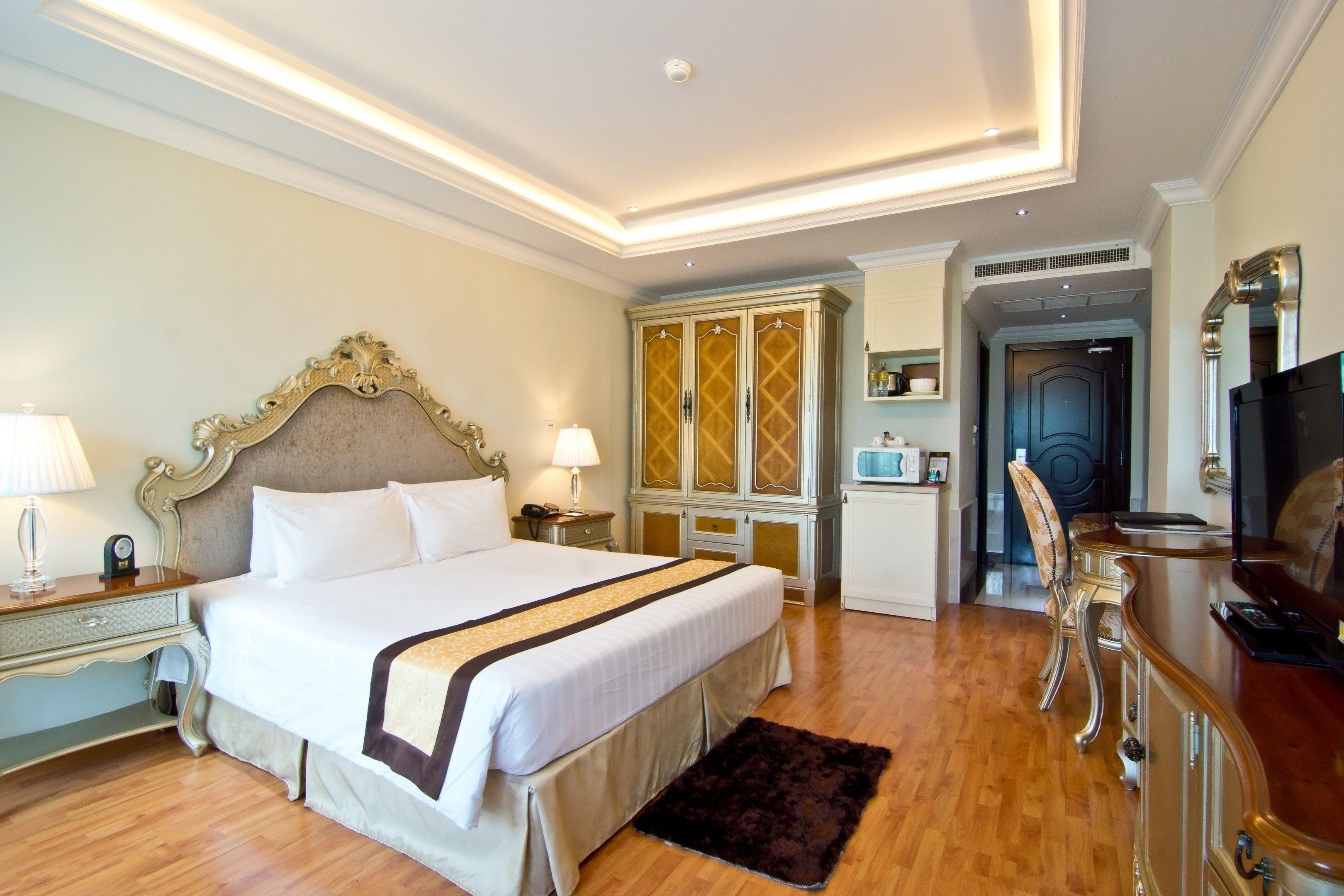 Lk The Empress Hotel 4*