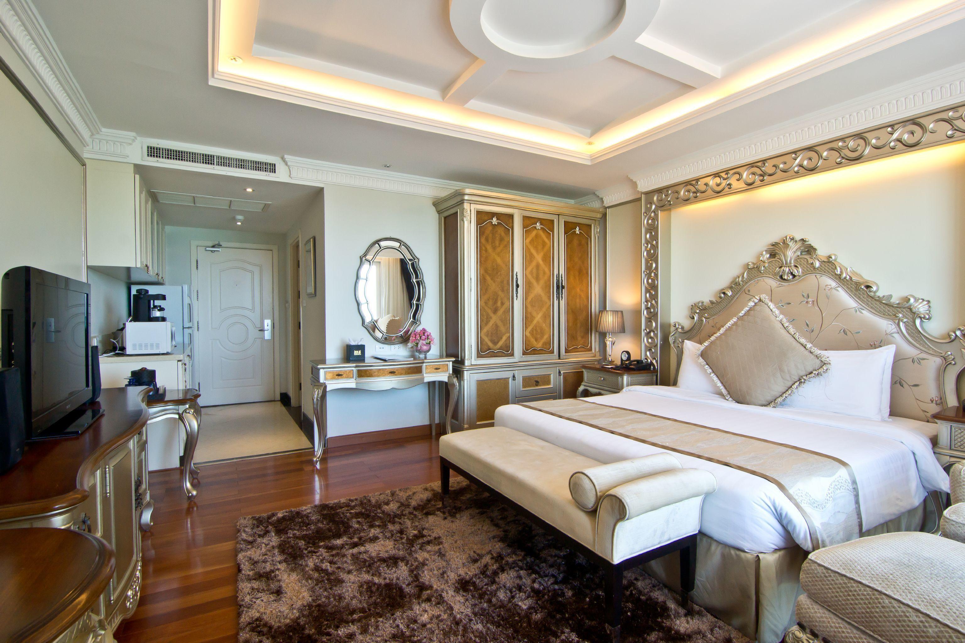 Lk The Empress Hotel 4*