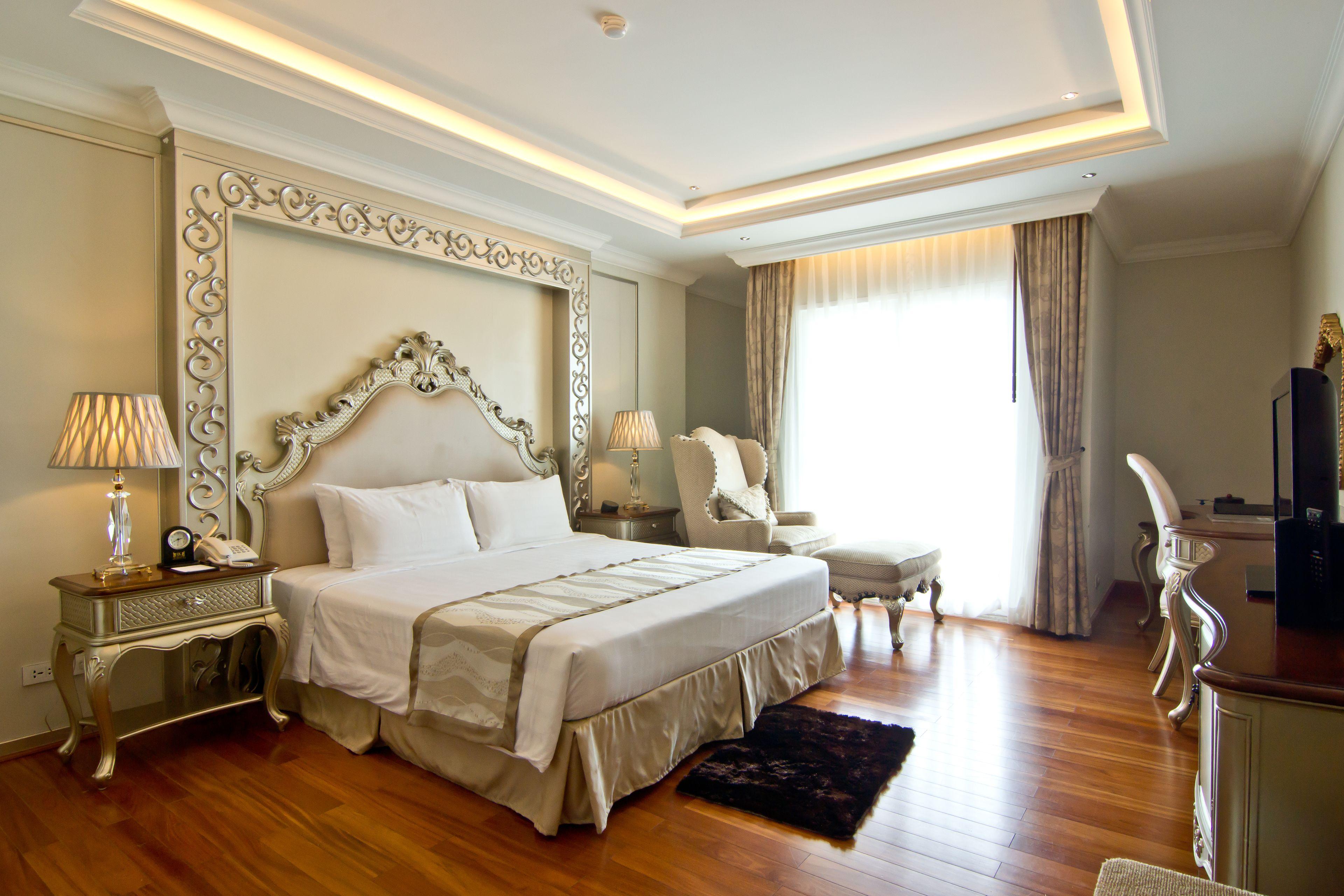 Lk The Empress Hotel 4*