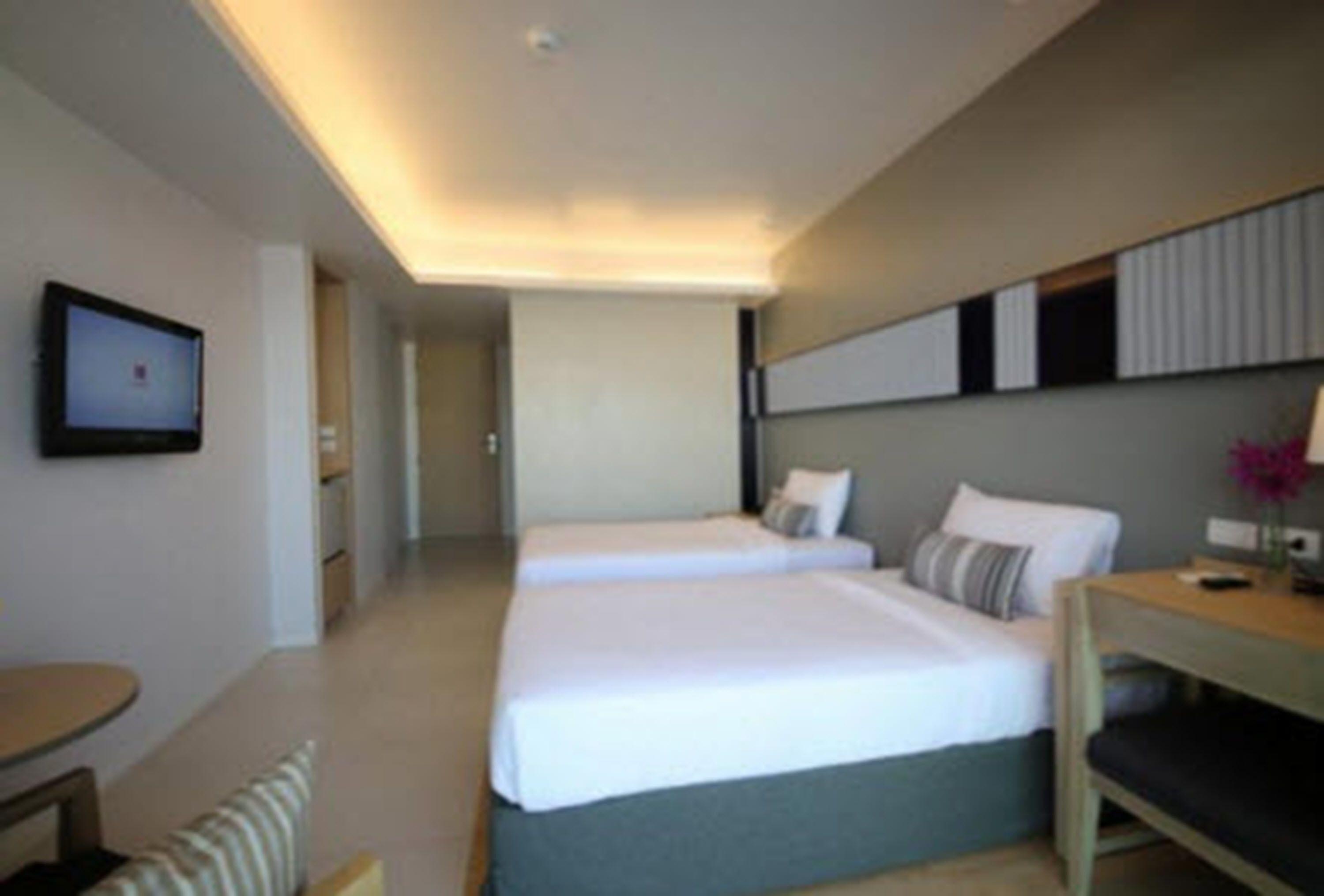 The Sun Xclusive 3*