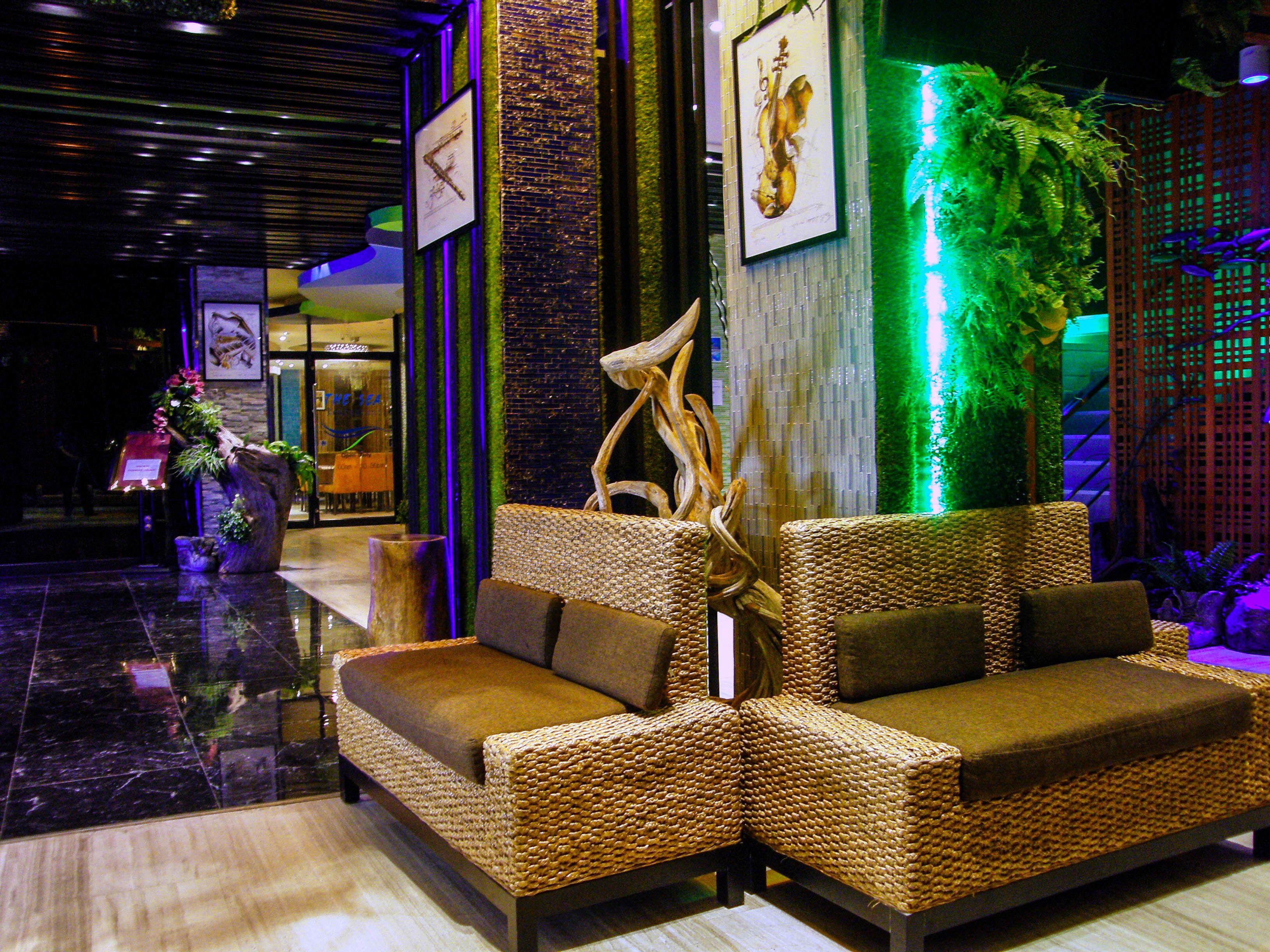Hotel Oyo 143 Dday Resotel