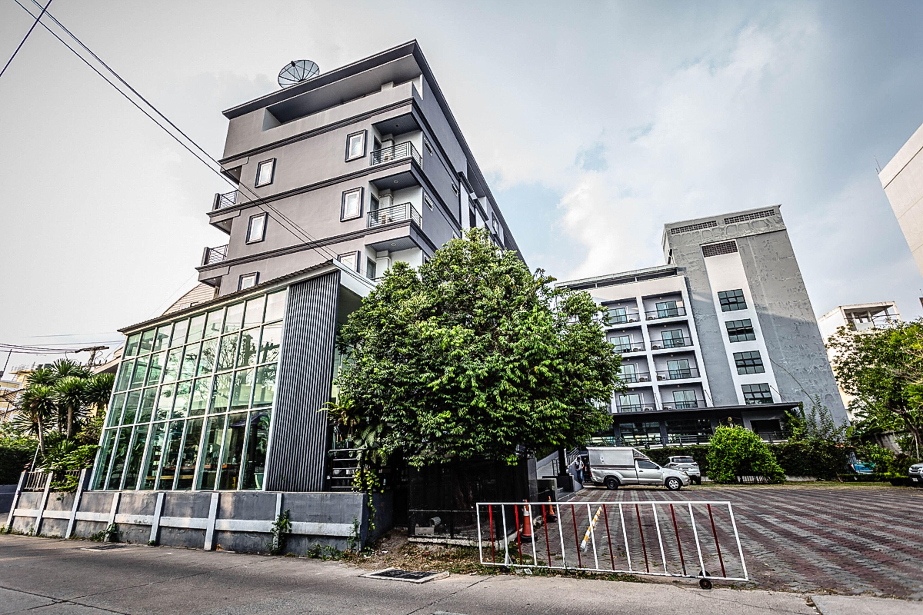 Embryo Hotel