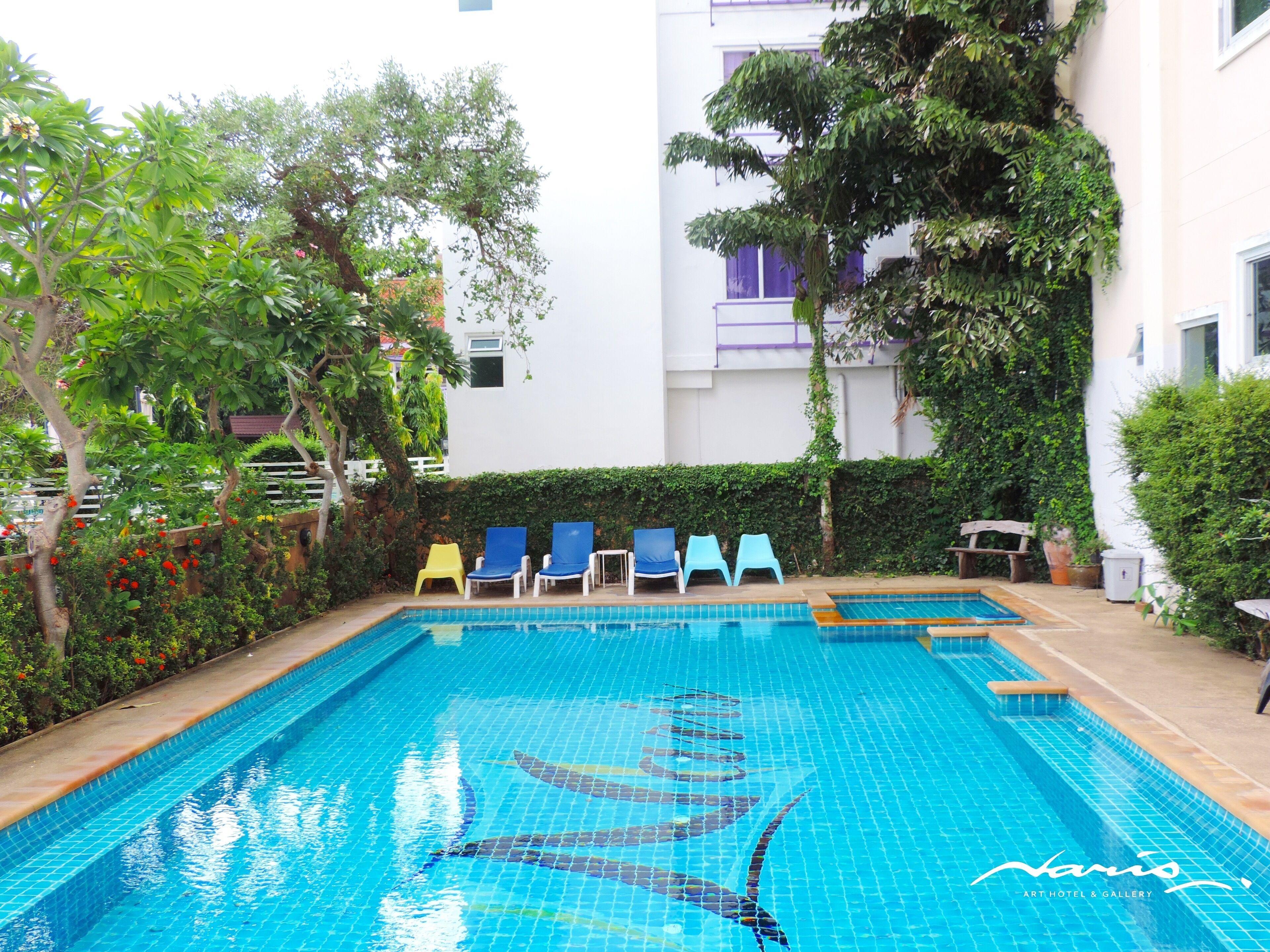 Hotel Naris Art 3*