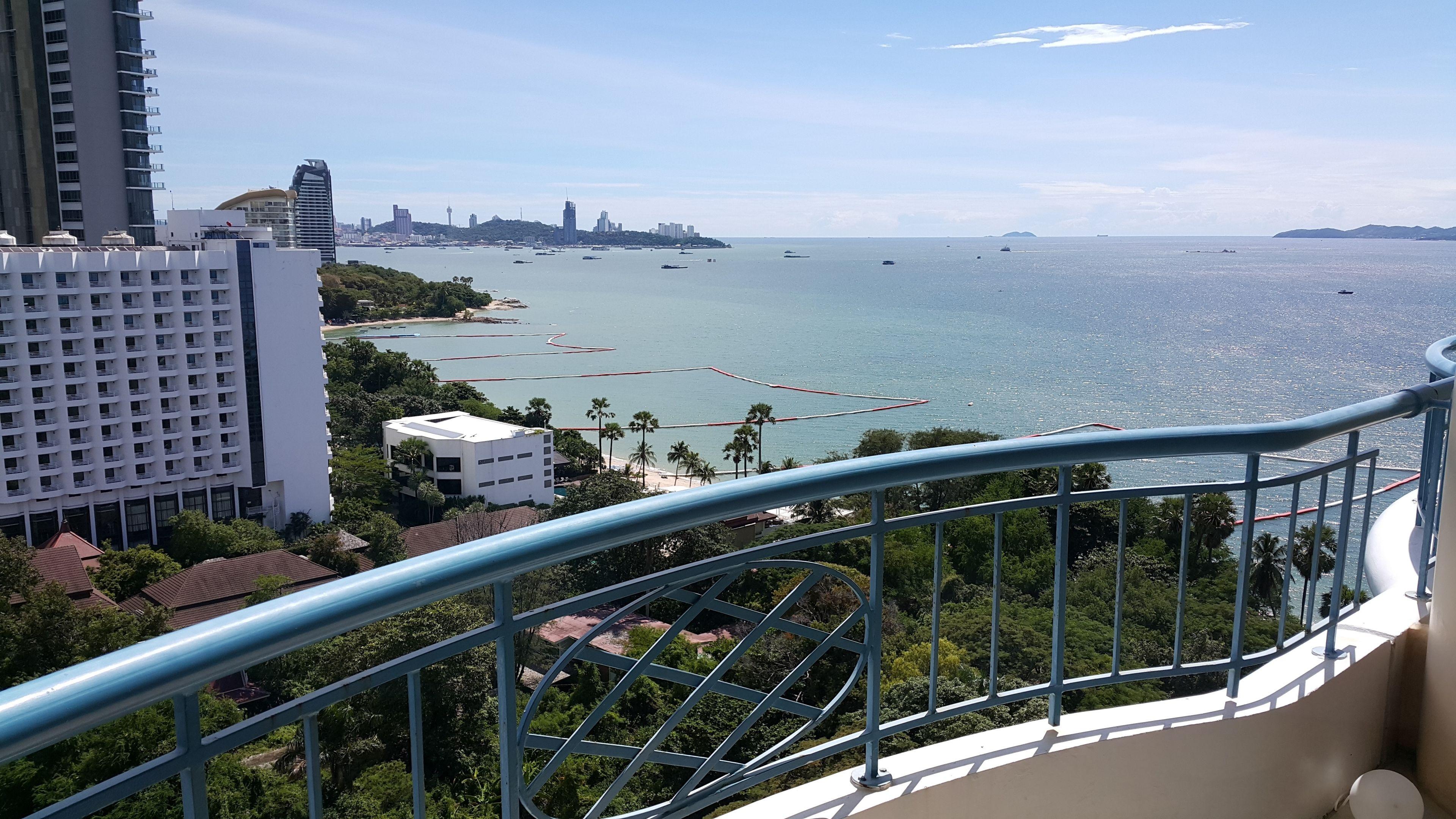 Long Garden & Pavilions