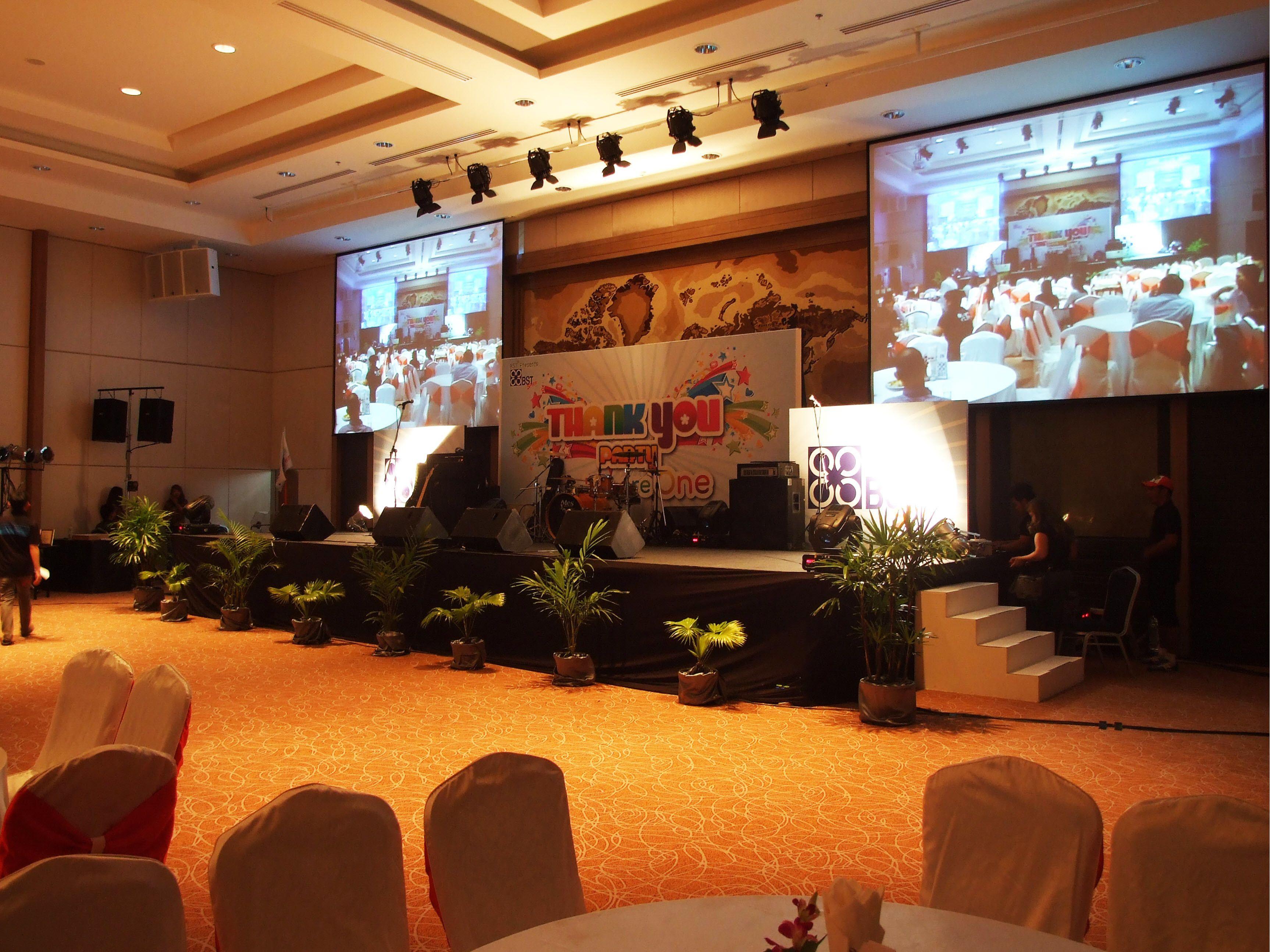 Welcome World Beachfront Hotel