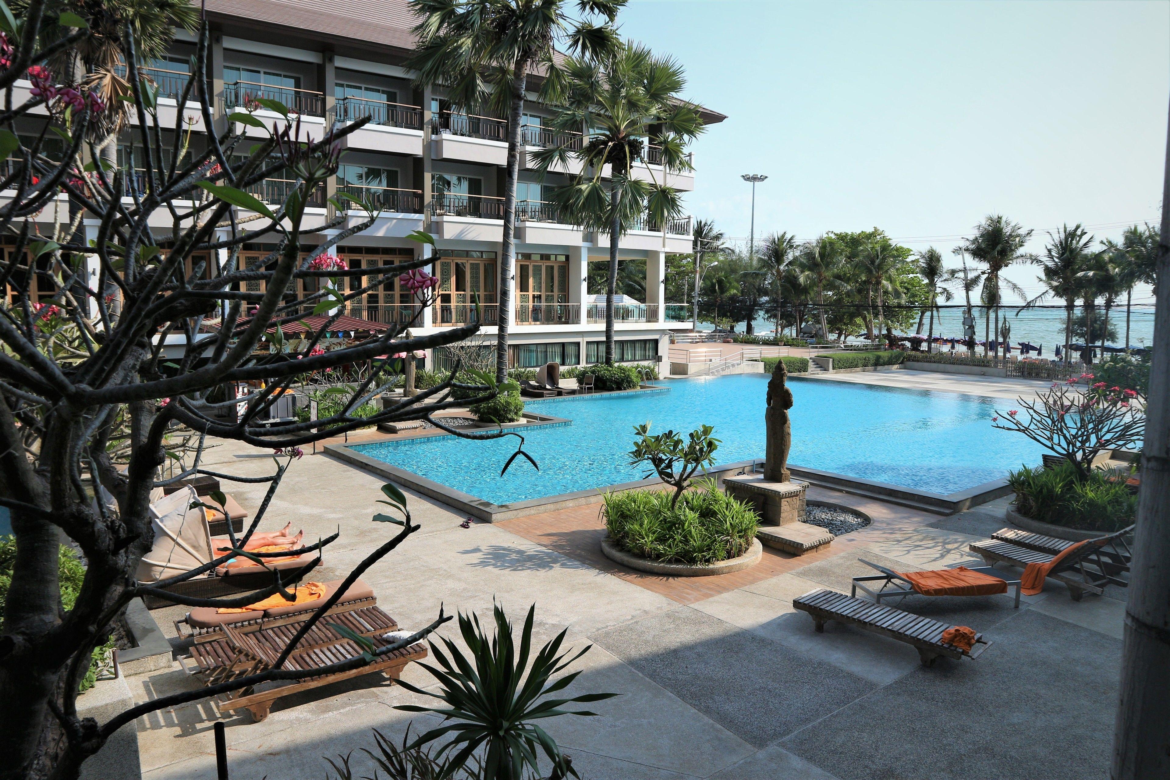 Welcome World Beachfront Hotel