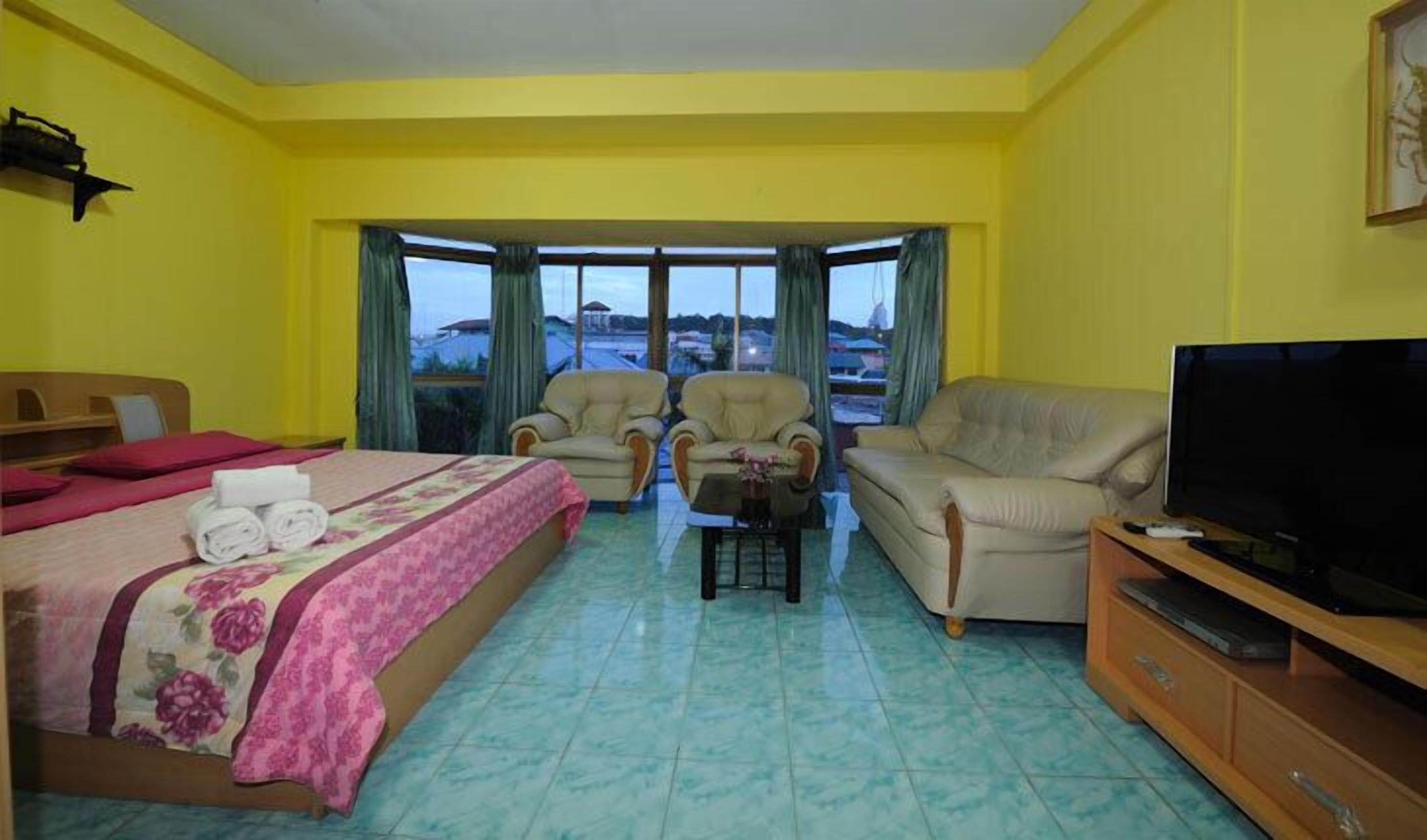 Marina โรงแรม