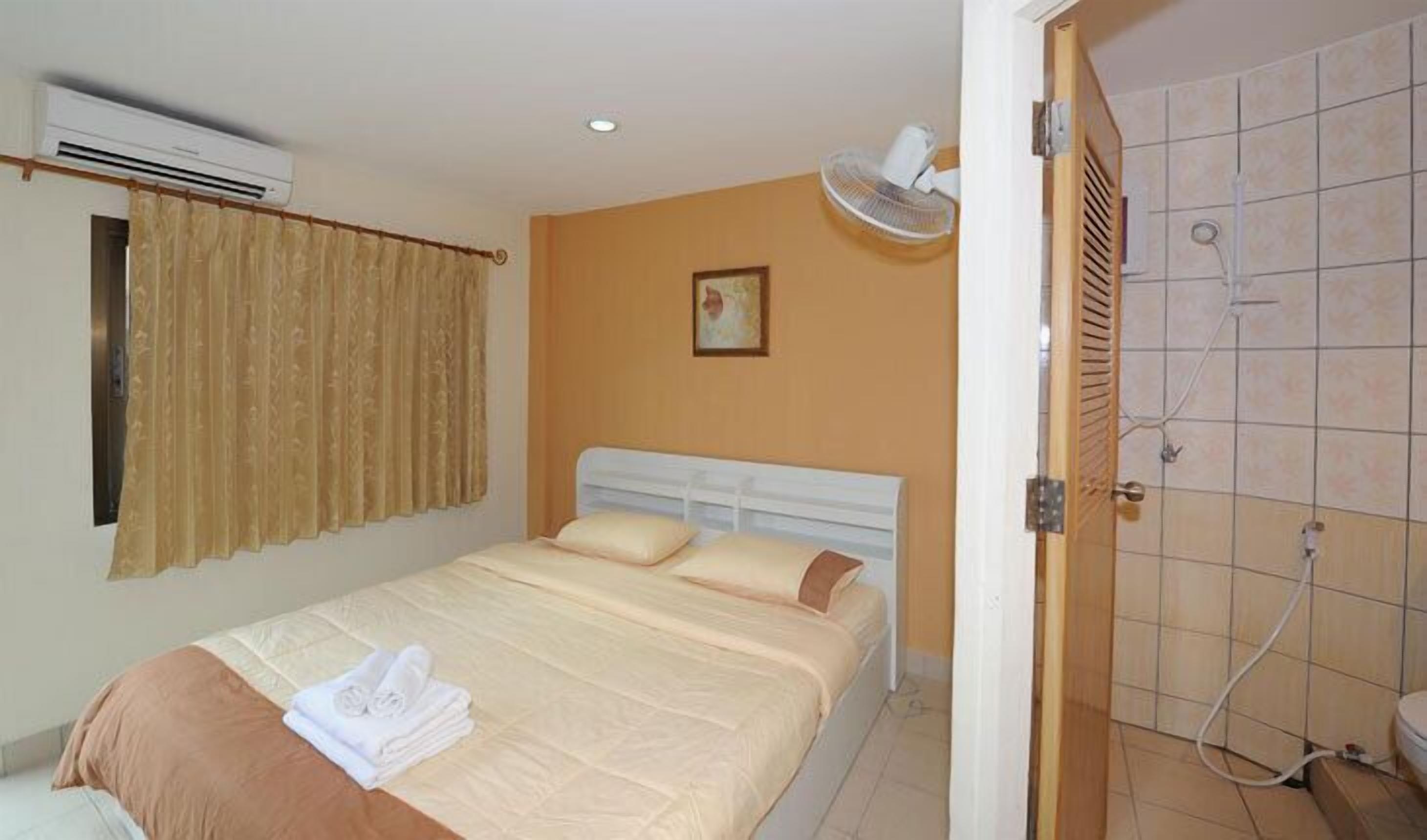 Marina โรงแรม *