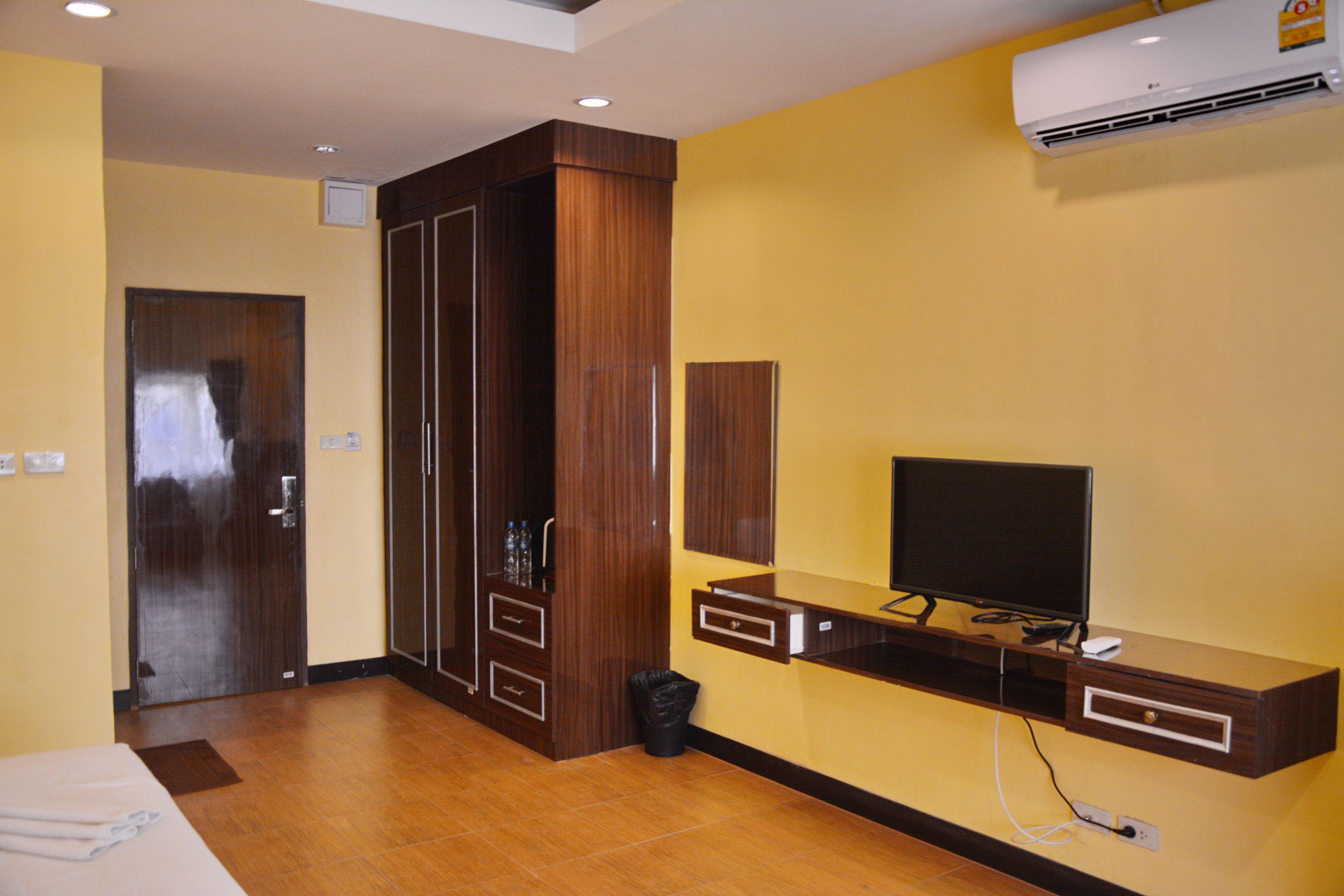 Taj Place Residency Hotel 2*