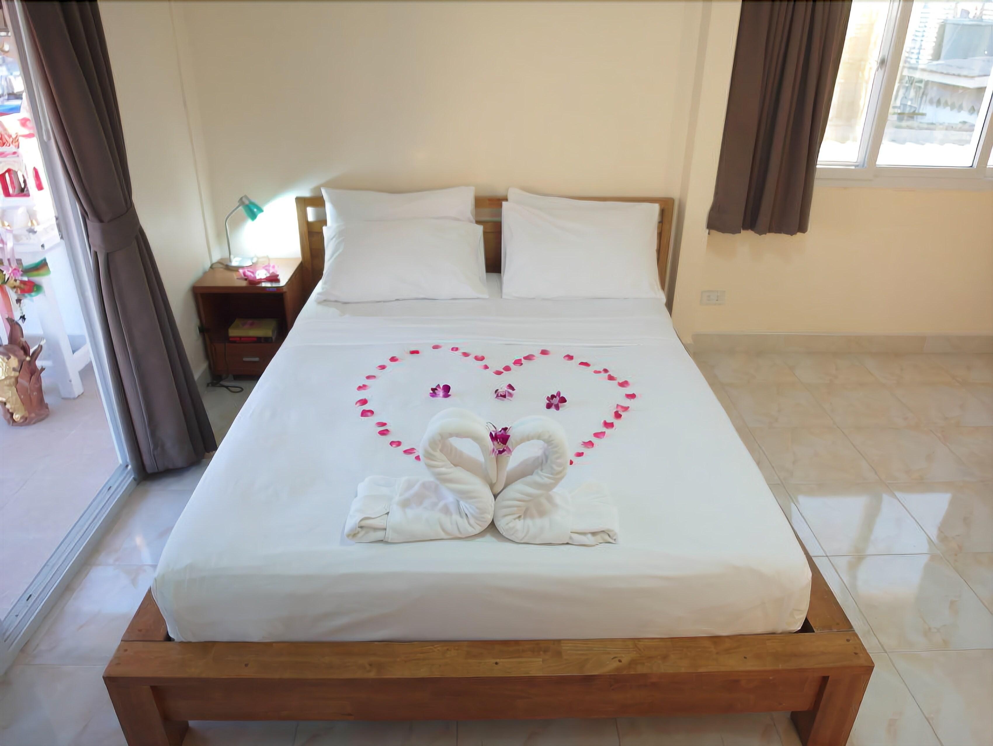 Patumnak Beach Guesthouse Hotel 2*