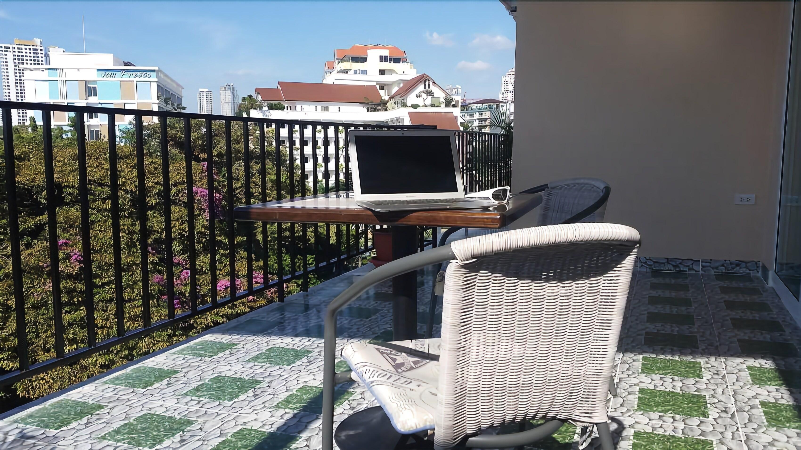 Patumnak Beach Guesthouse