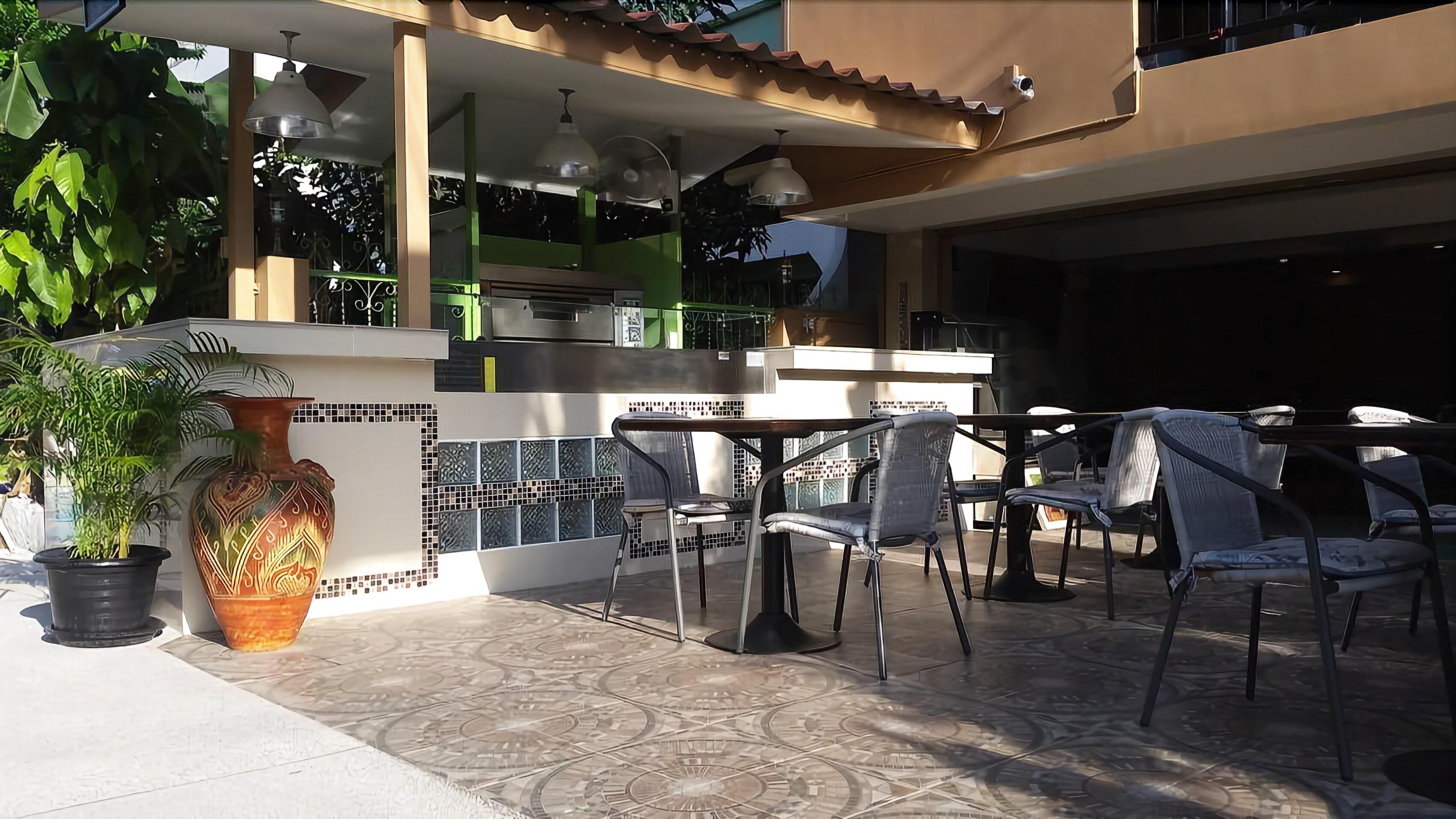 Patumnak Beach Guesthouse