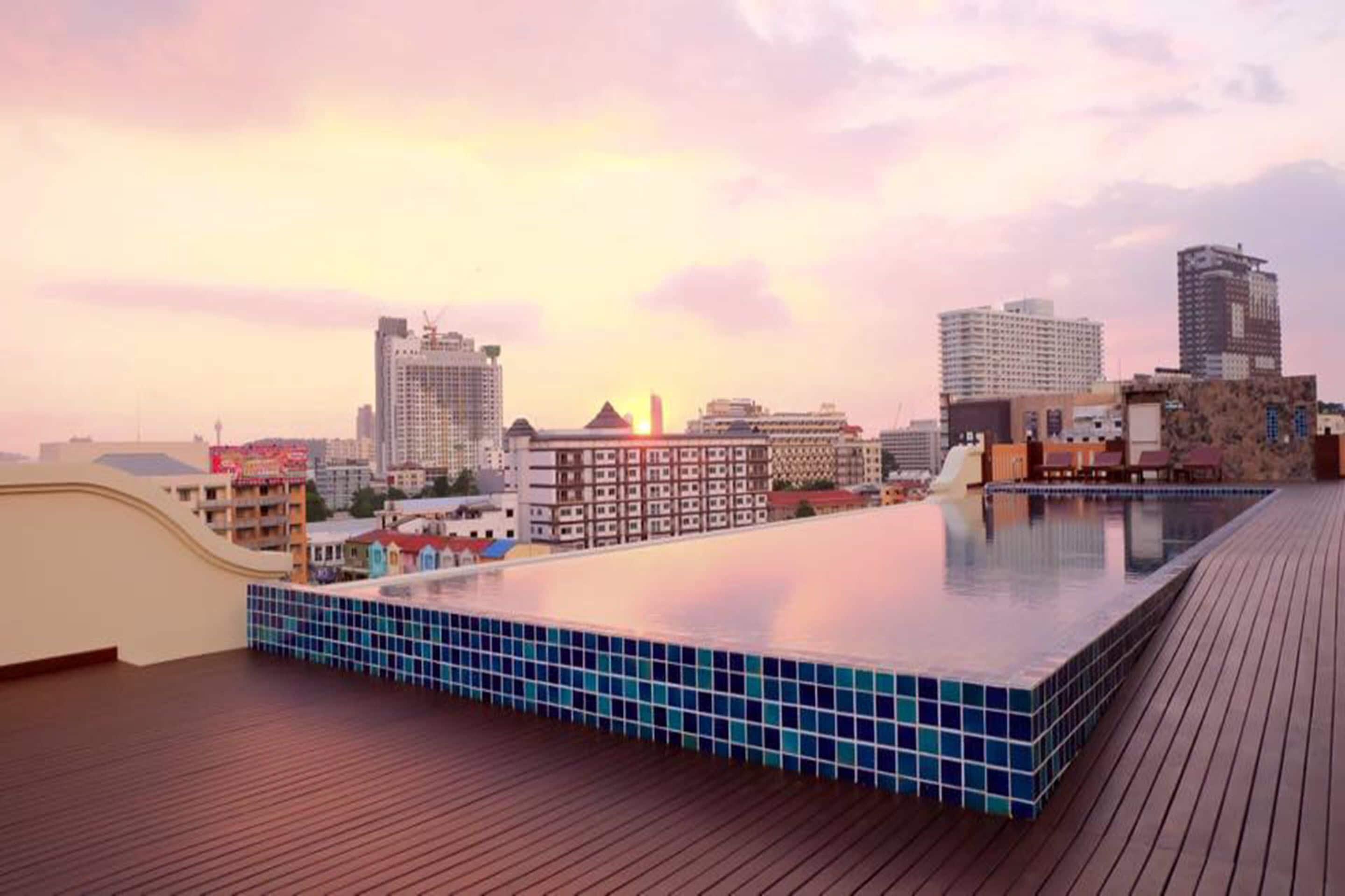 โรงแรม D