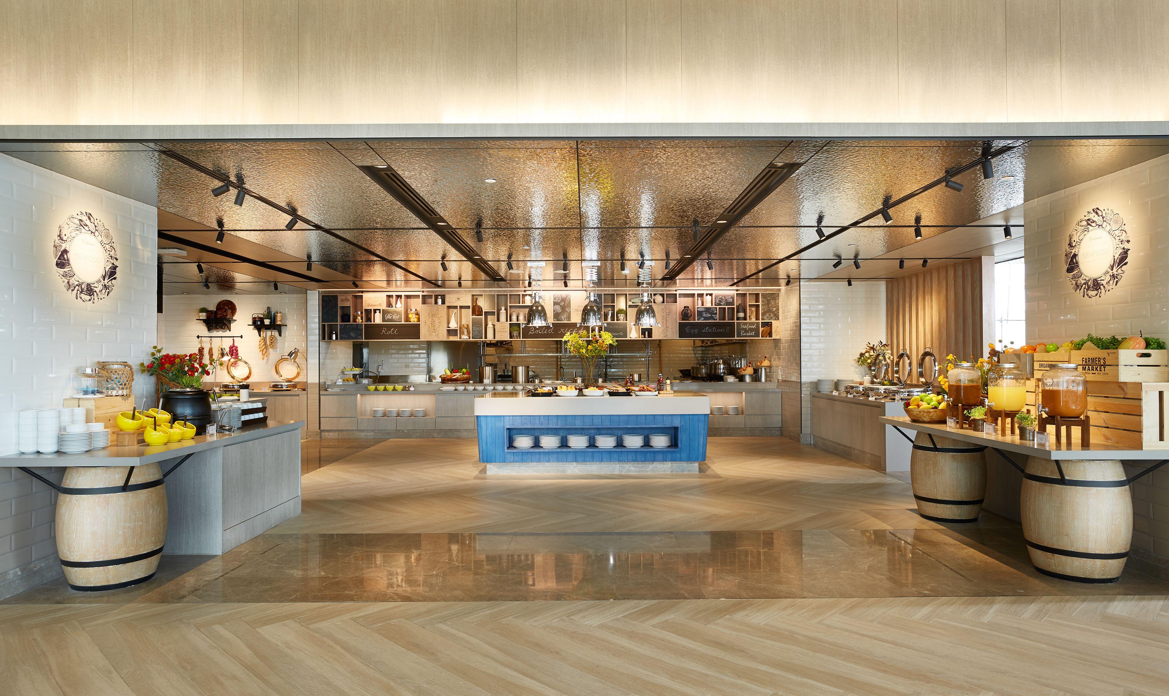 Grande Centre Point Hotel 5*