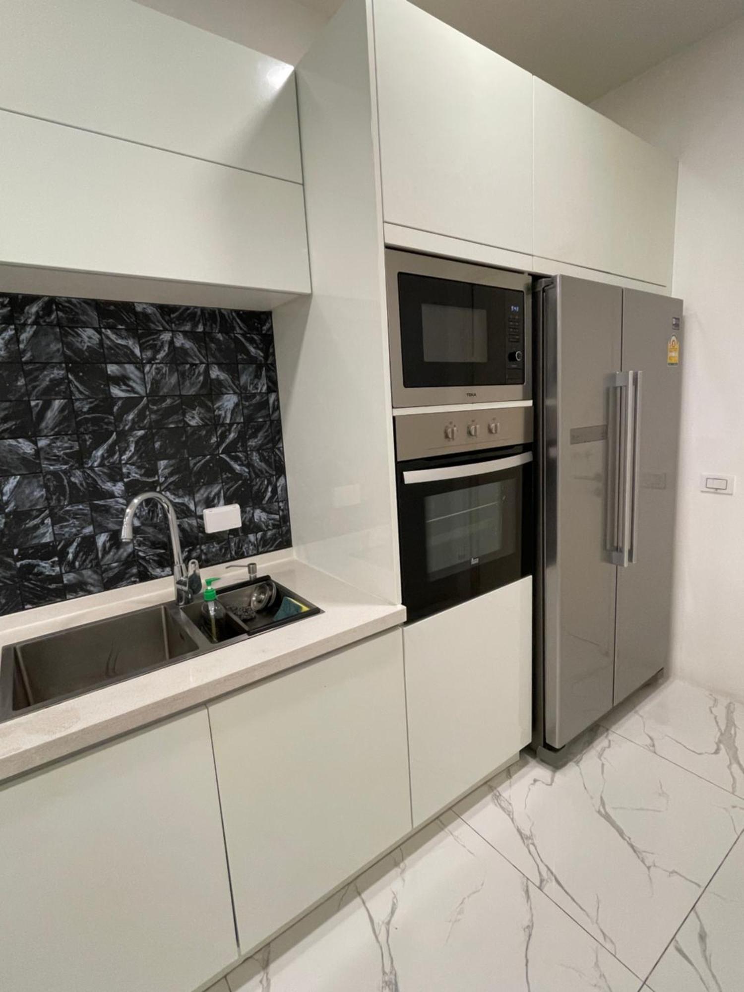 Youth Journey Six-bedroom Pool *