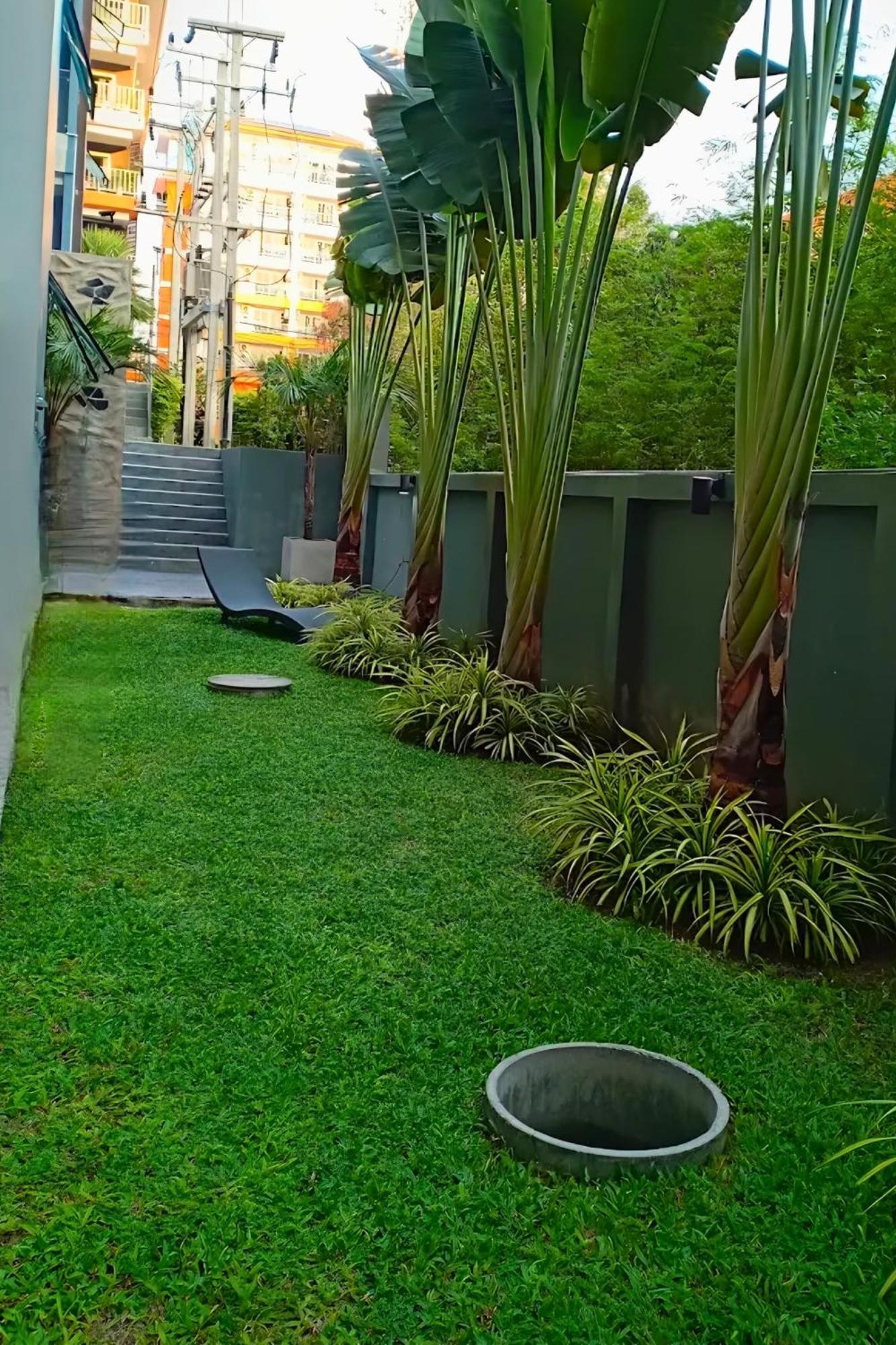 Apartment Laid Back Tropical Garden
