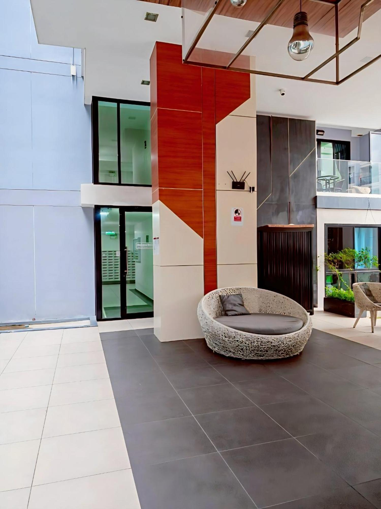 Apartment Laid Back Tropical Garden *