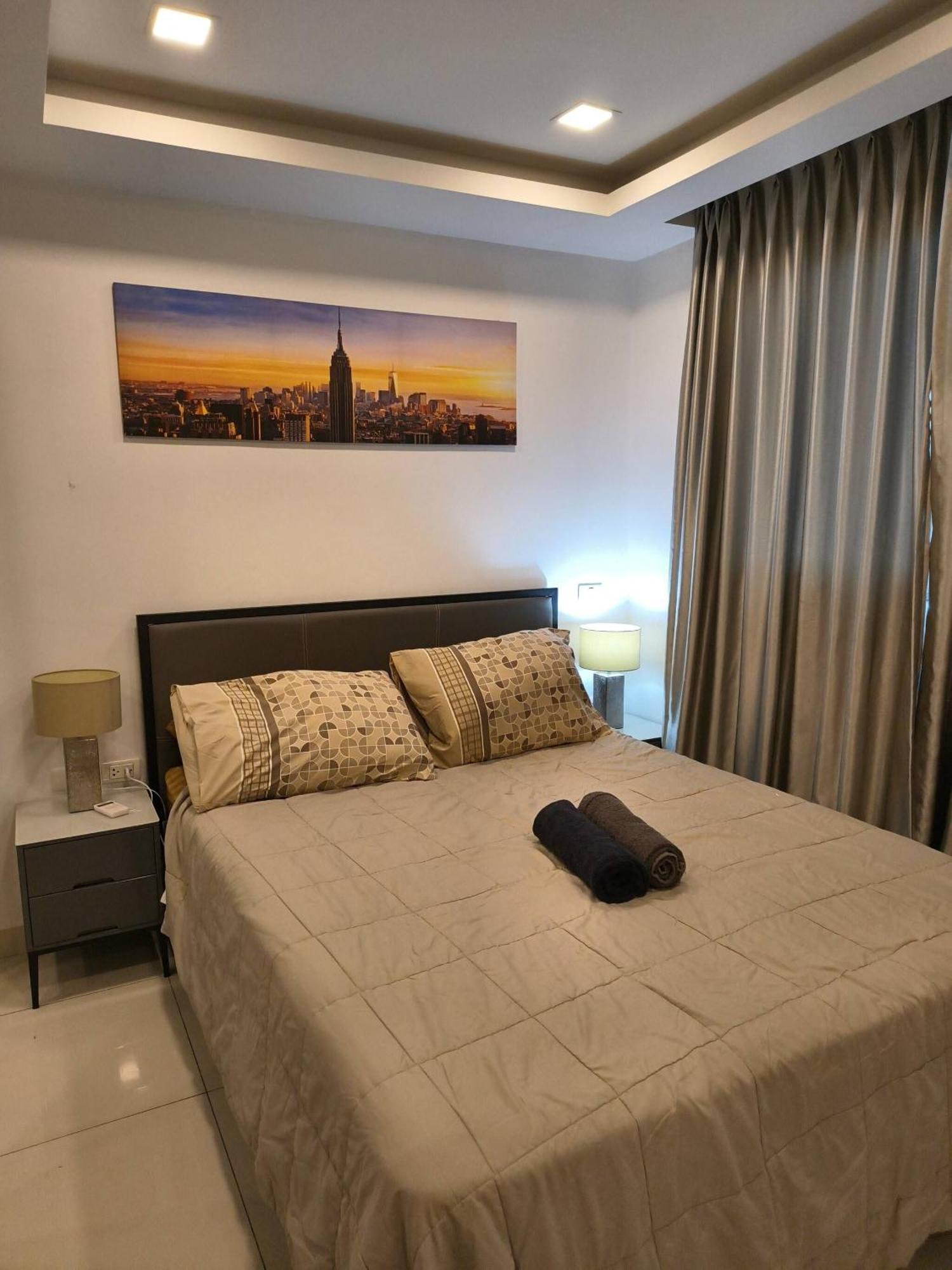 Luxurious With Pool Access * Pattaya