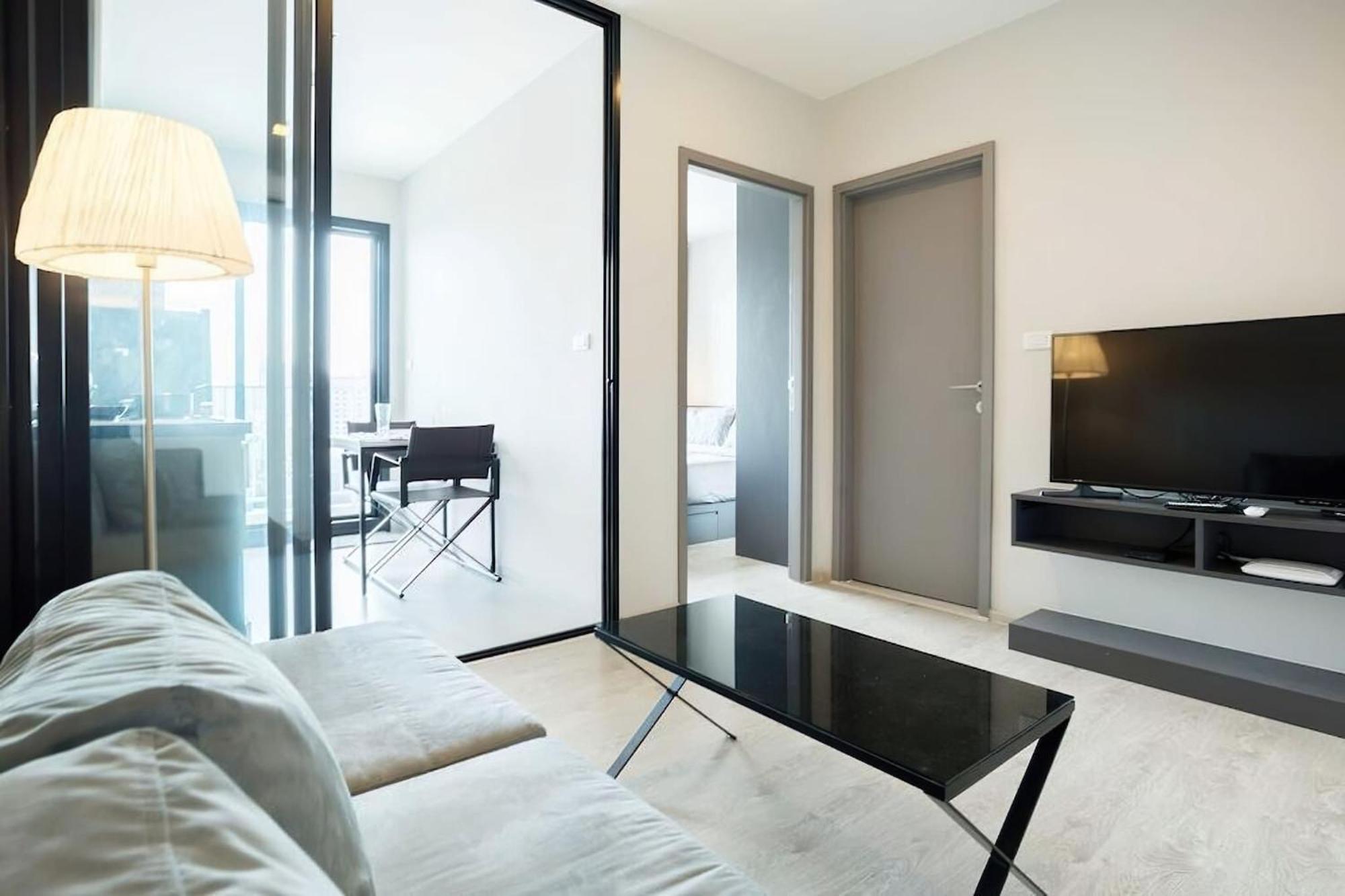 Apartment Location Of Pattaya, Sky Pool And Close To The