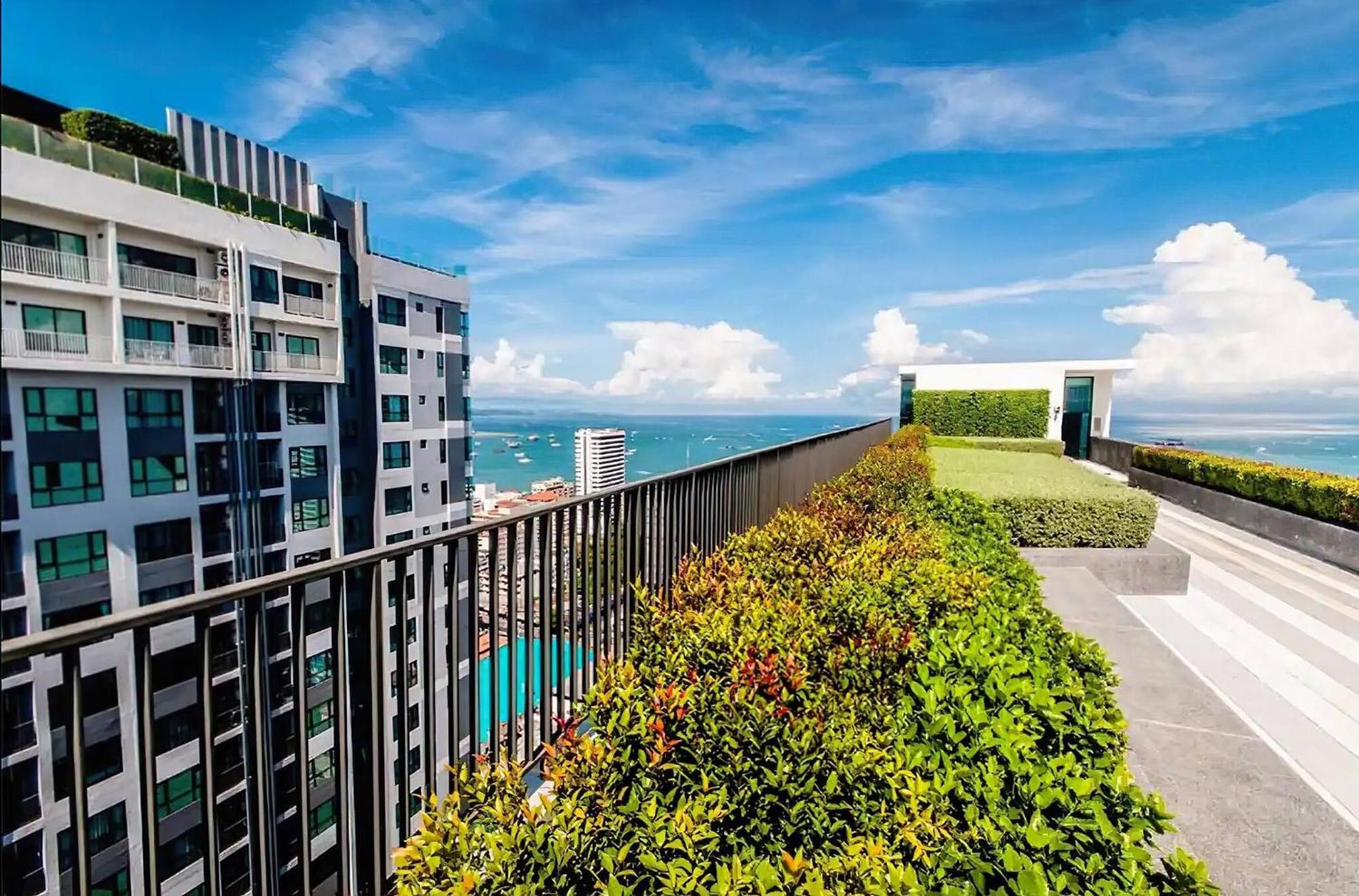 Location Of Pattaya, Sky Pool And Close To The Apartment *