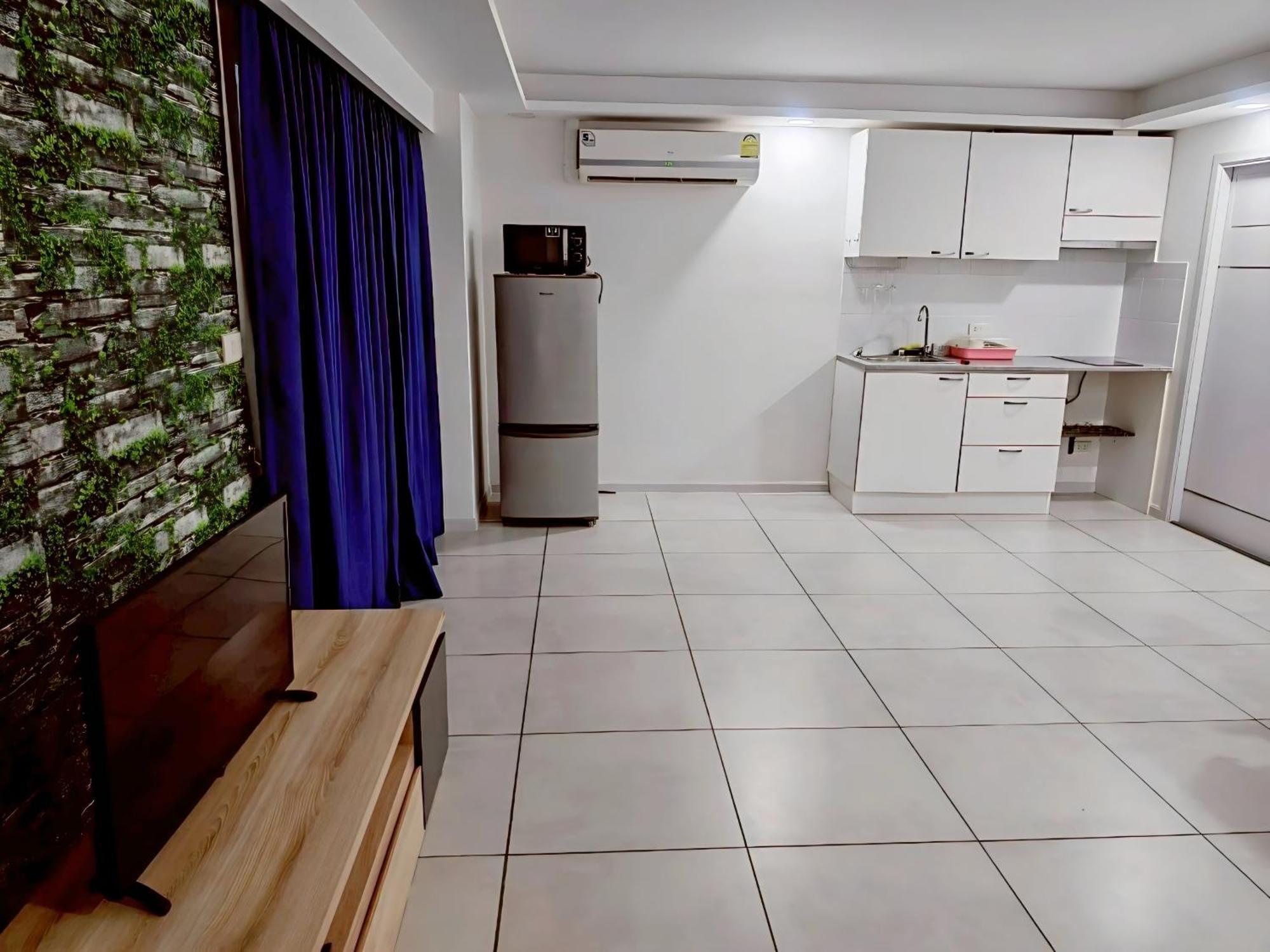 Apartment Laid Back Tropical Garden *