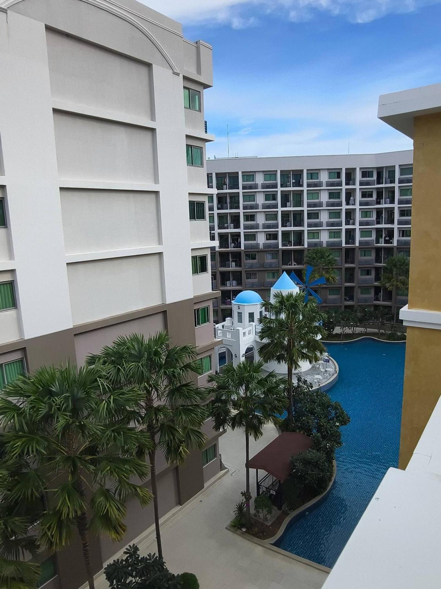 Apartment Luxurious With Pool Access Pattaya