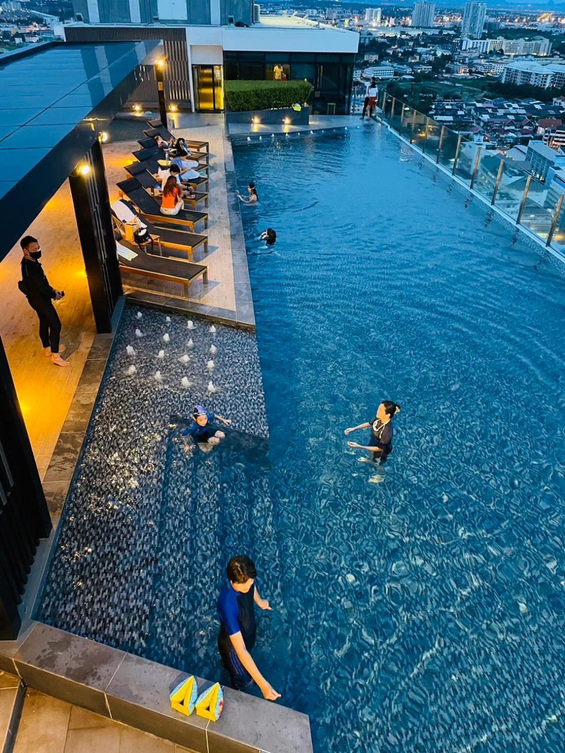 The Base 851 By Numam * Pattaya
