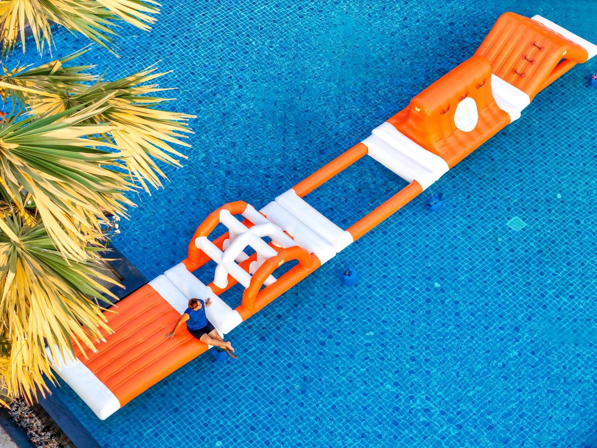 Welcome World Beachfront 4* Pattaya