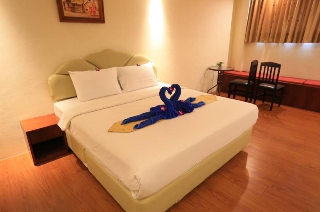 Hotel At Sea 2*