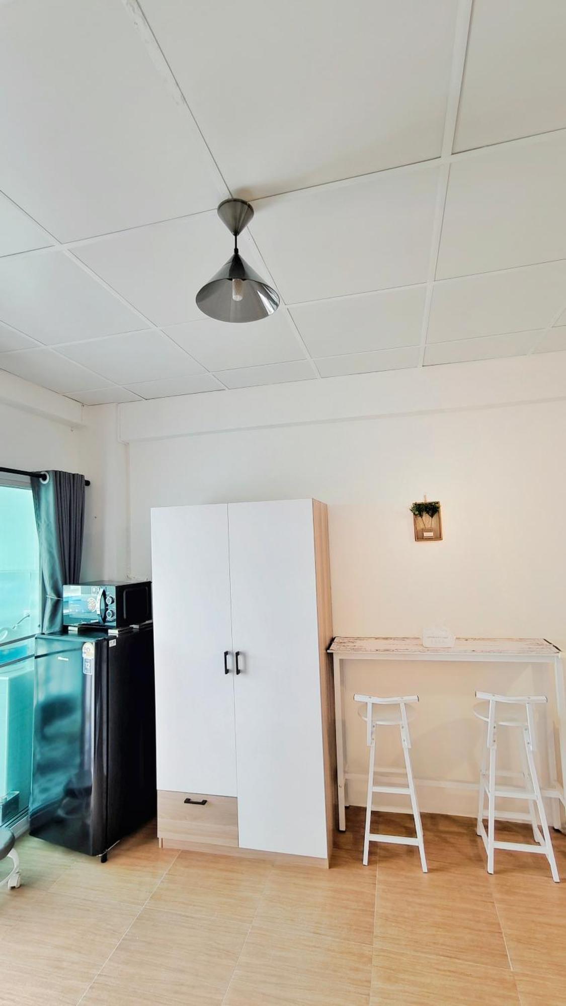 5分钟到海边 市中心 全新房 全新泳池 自助锁 网络电视 阳台 私人洗衣机 可两房联订 *