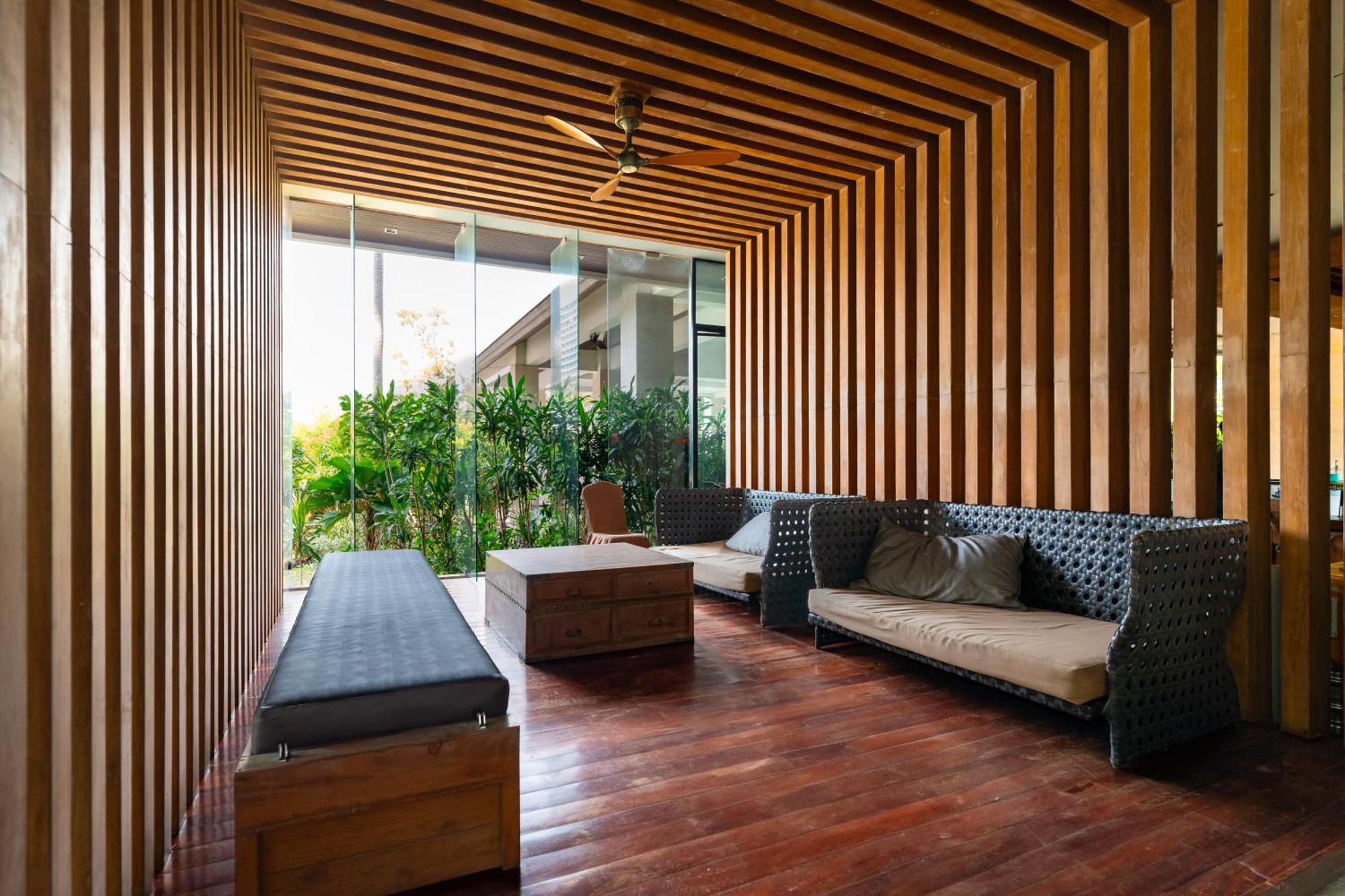 Welcome World Beachfront 4*