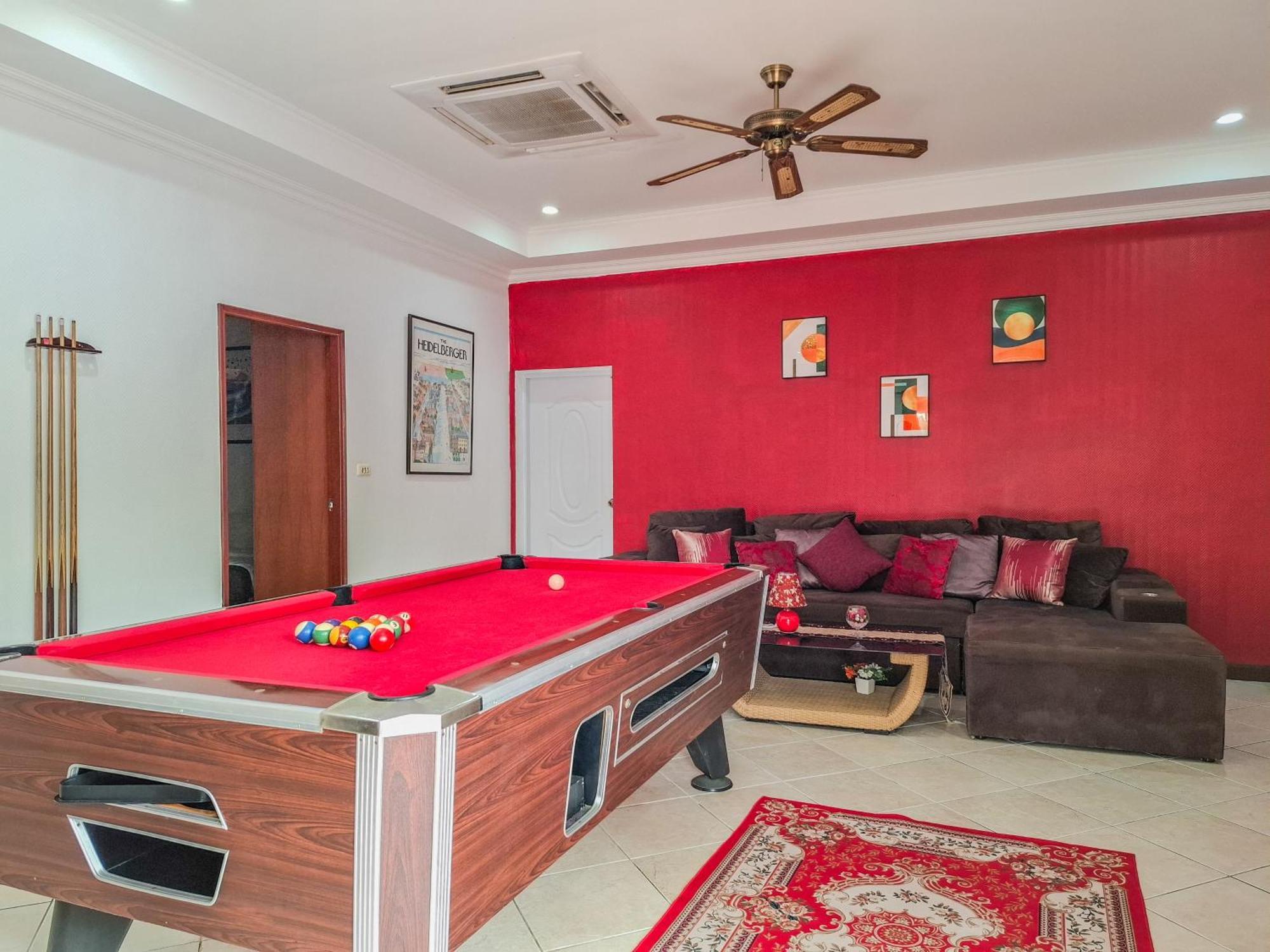 Villa Private Pool 3b Snooker Karaoke 200m Pattaya