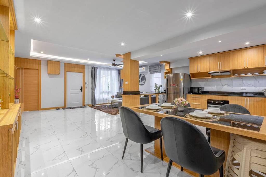 Villa R1市中心原木风格豪华装修泳池别墅r *