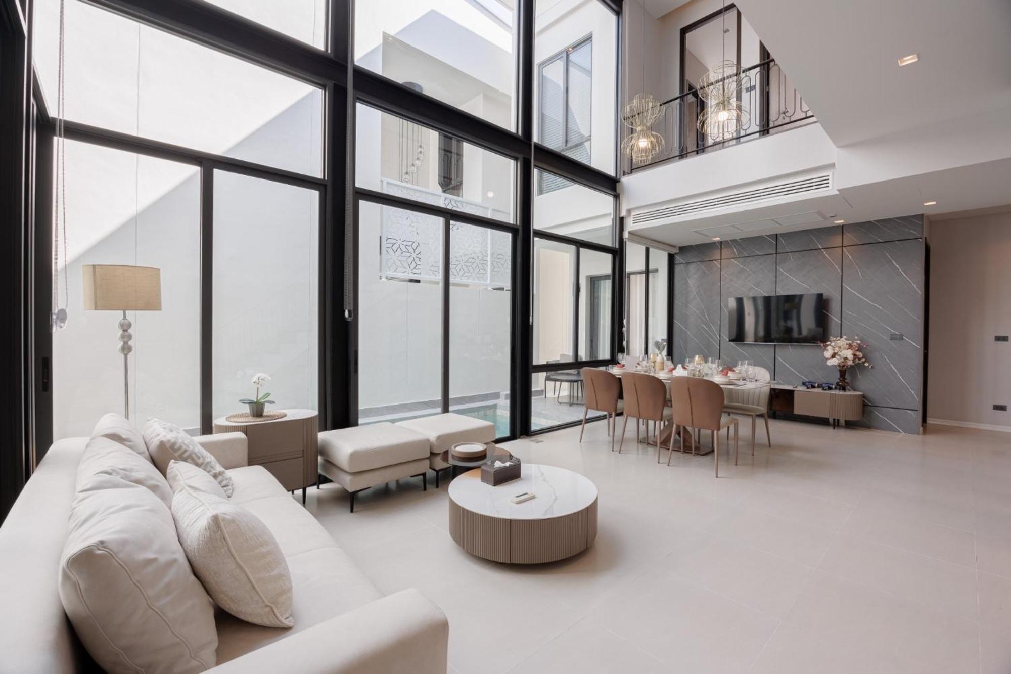 芭提雅市中心五卧室独栋泳池别墅