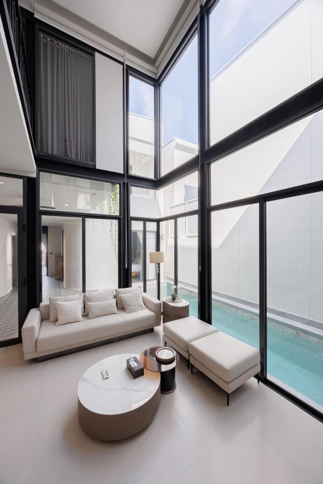 芭提雅市中心五卧室独栋泳池别墅 Villa *