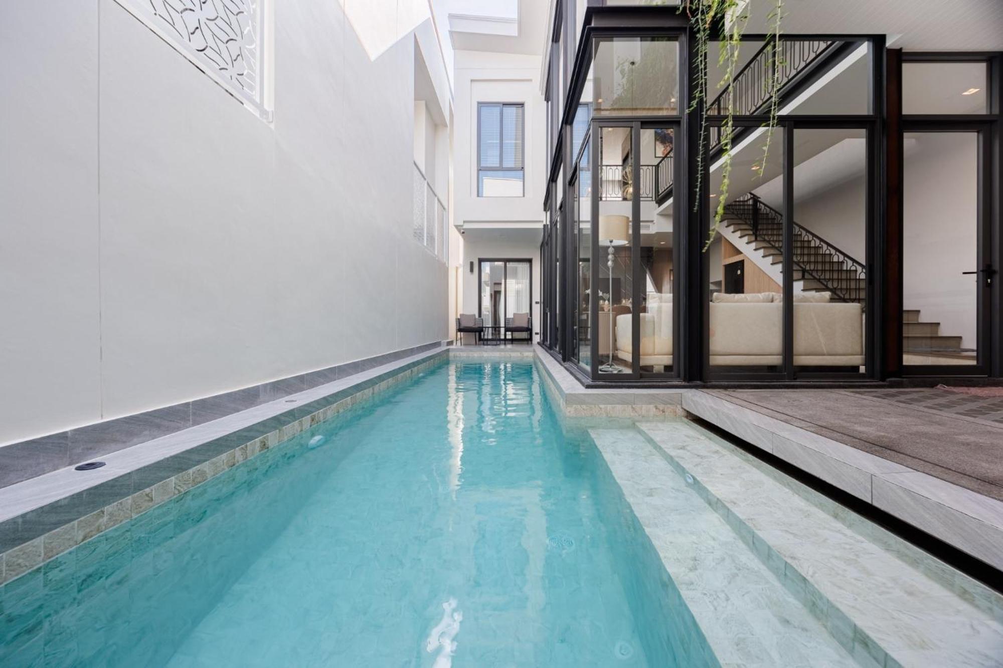 芭提雅市中心五卧室独栋泳池别墅