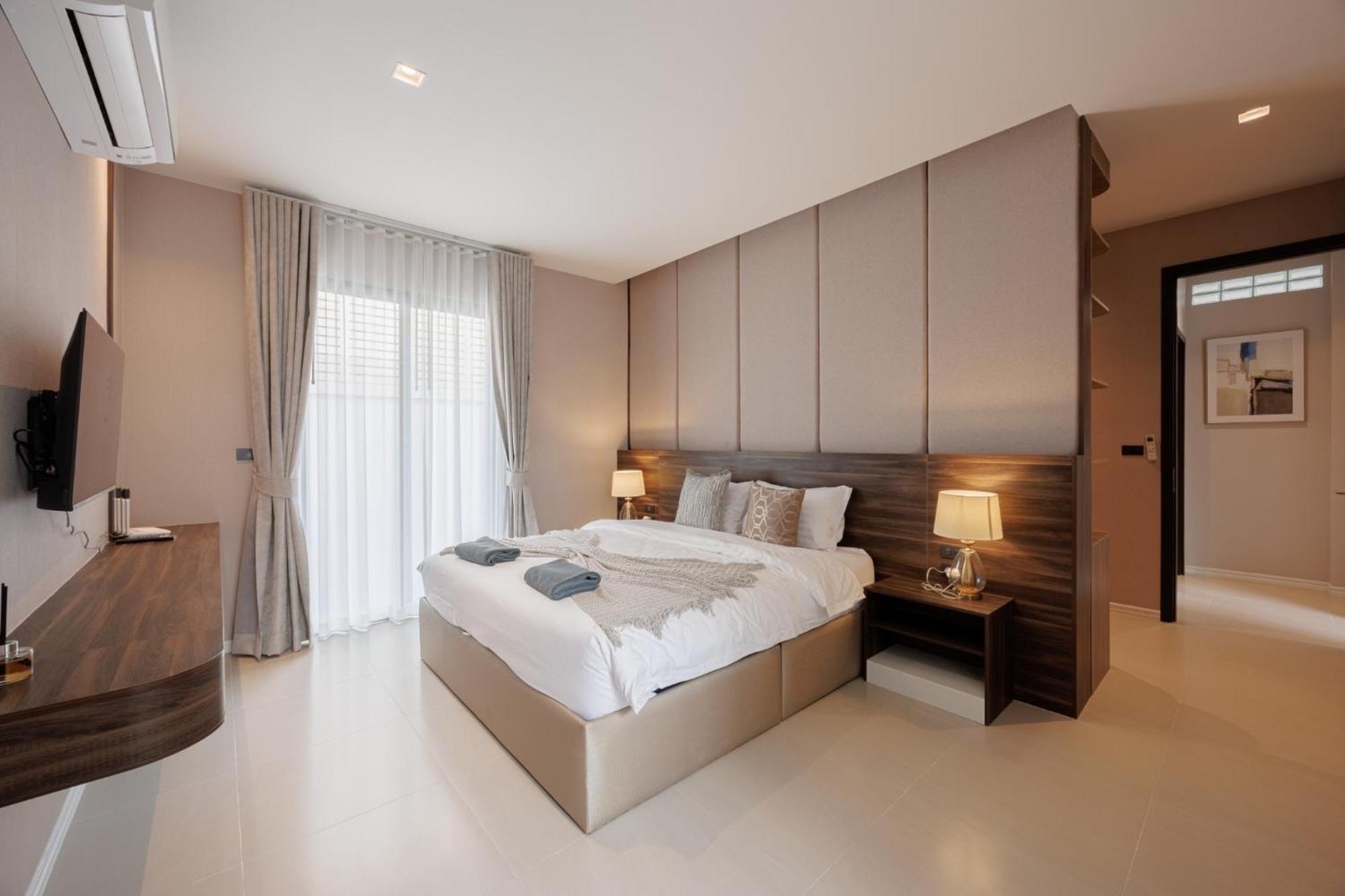 芭提雅市中心五卧室独栋泳池别墅 Villa Pattaya