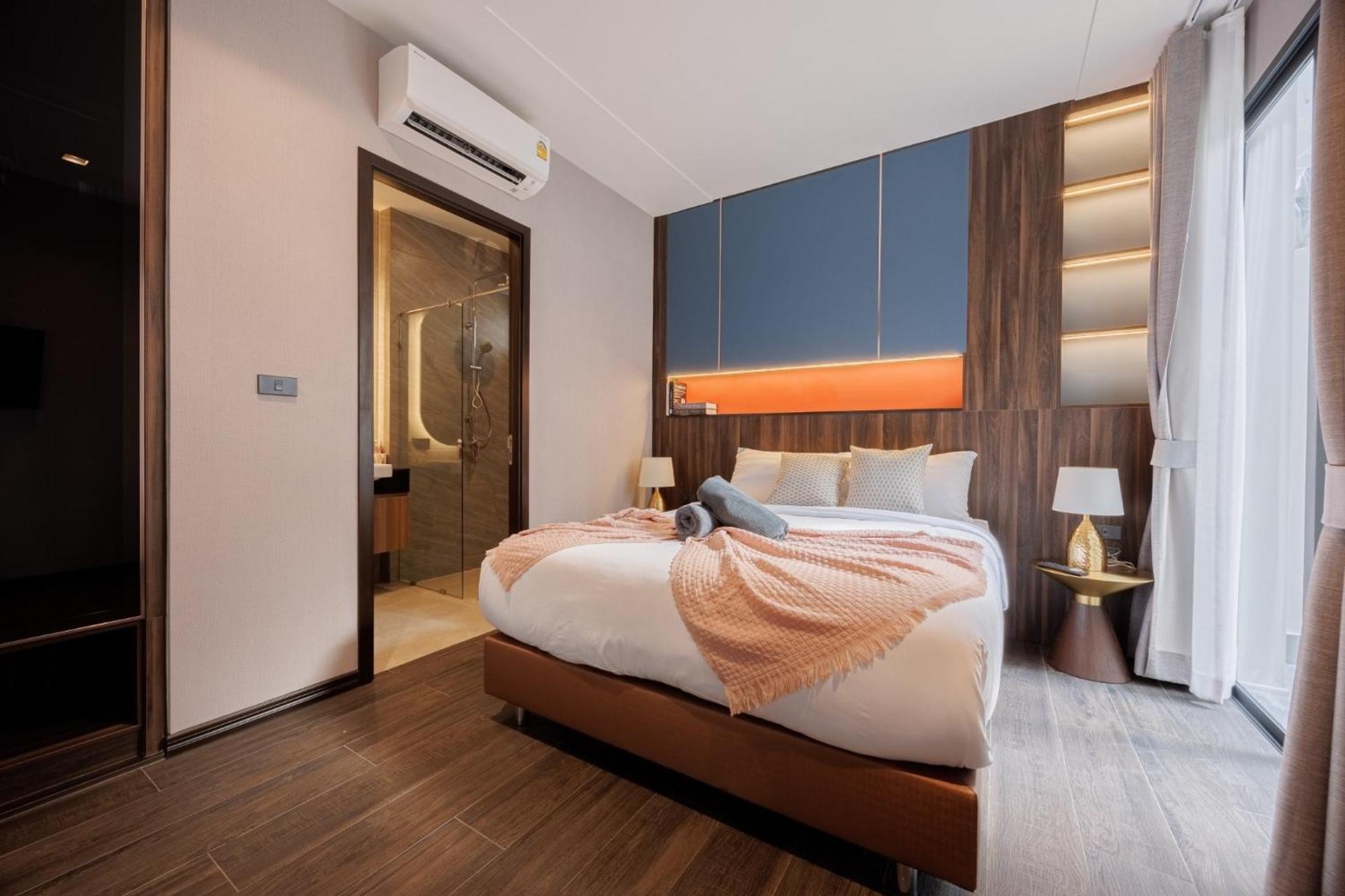 芭提雅市中心五卧室独栋泳池别墅 *