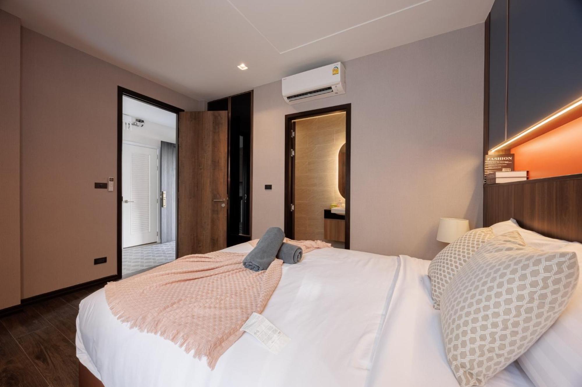 芭提雅市中心五卧室独栋泳池别墅