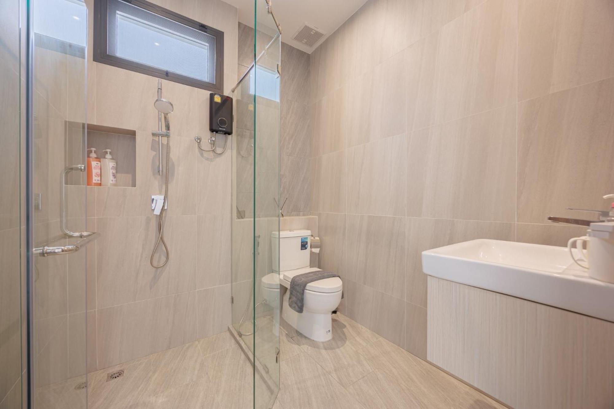 芭提雅市中心五卧室独栋泳池别墅 Pattaya