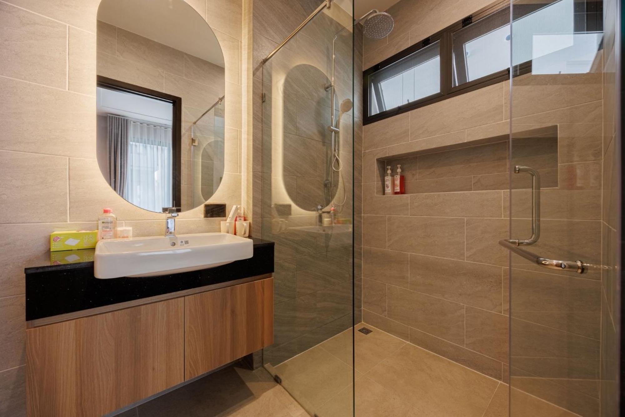 芭提雅市中心五卧室独栋泳池别墅 Villa *