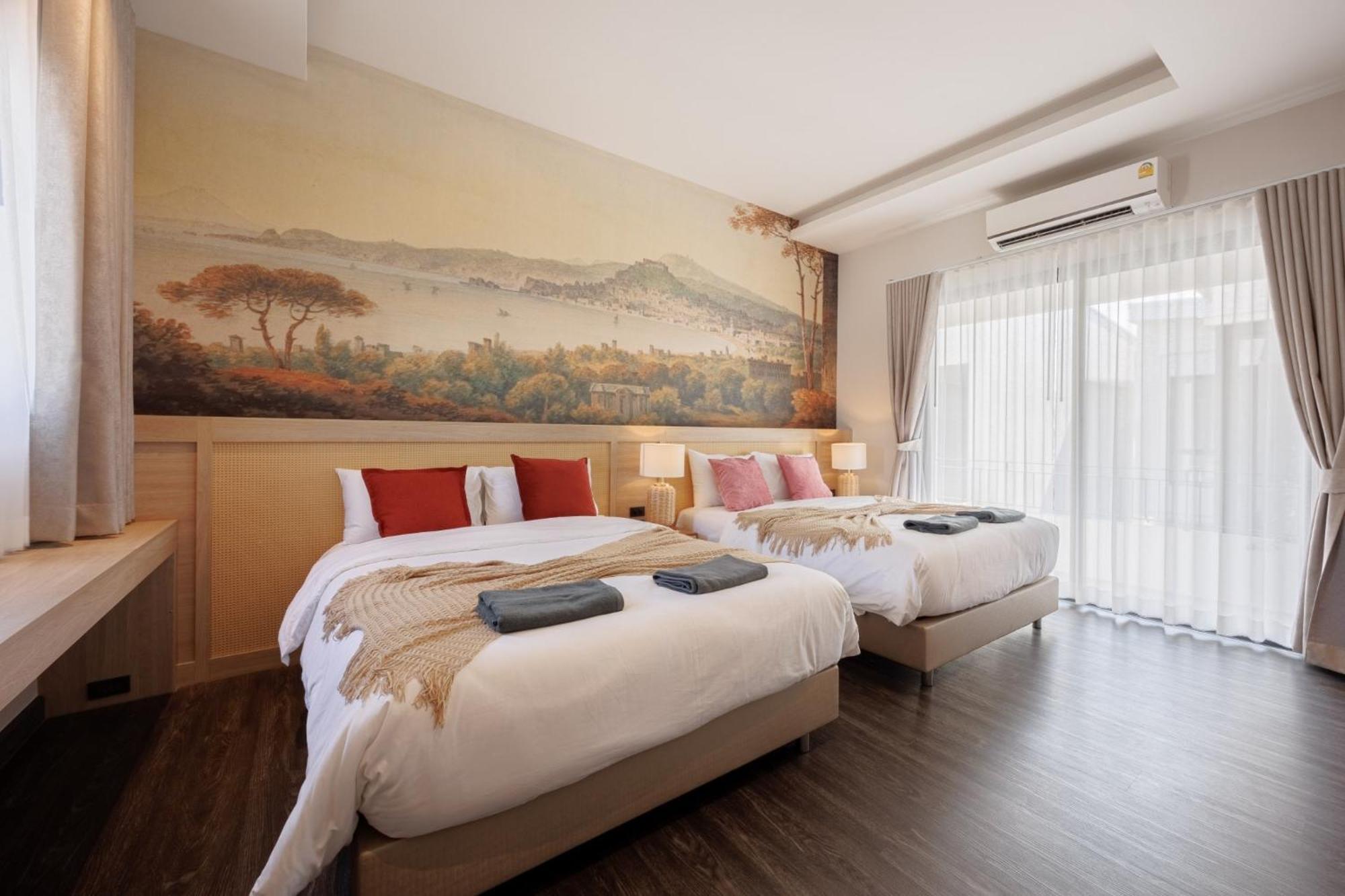 芭提雅市中心五卧室独栋泳池别墅