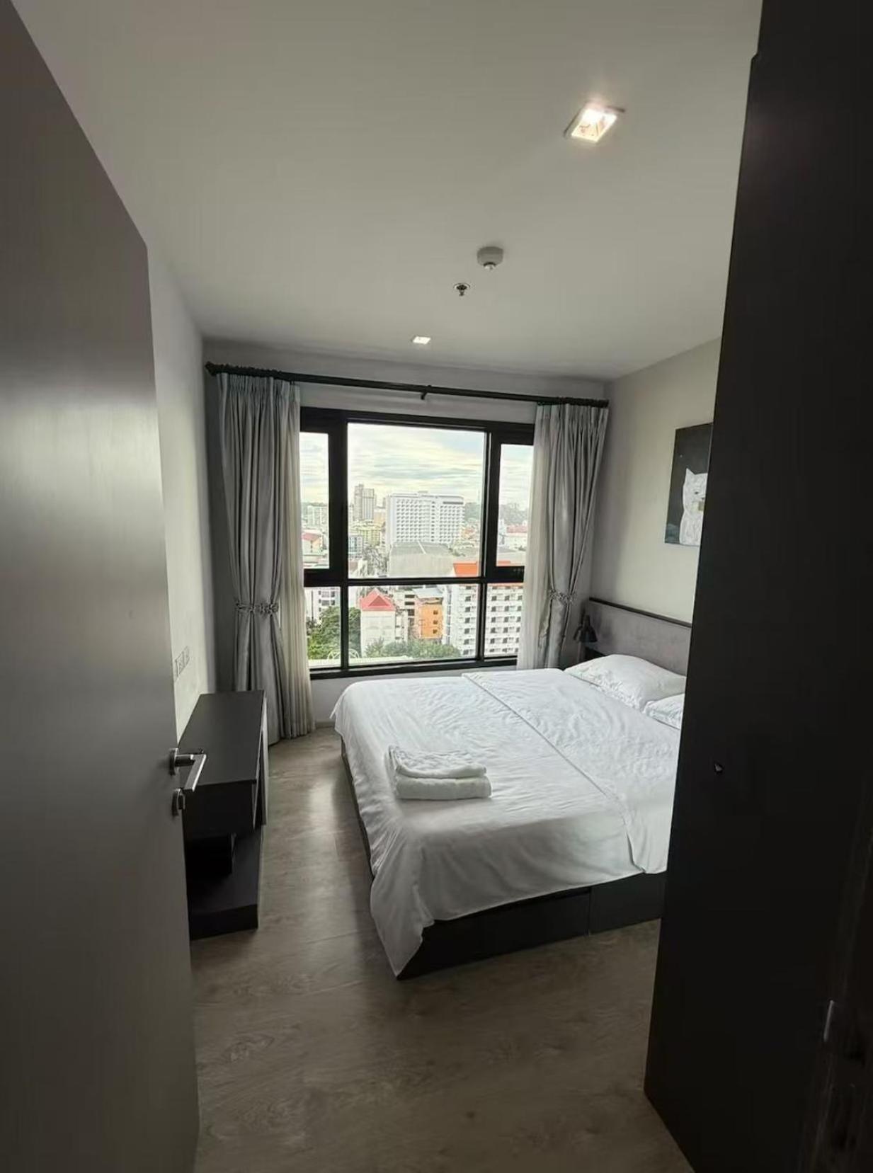 1the Base芭提雅市中心单卧室 网红无边泳池 明星都来打卡 Apartment *