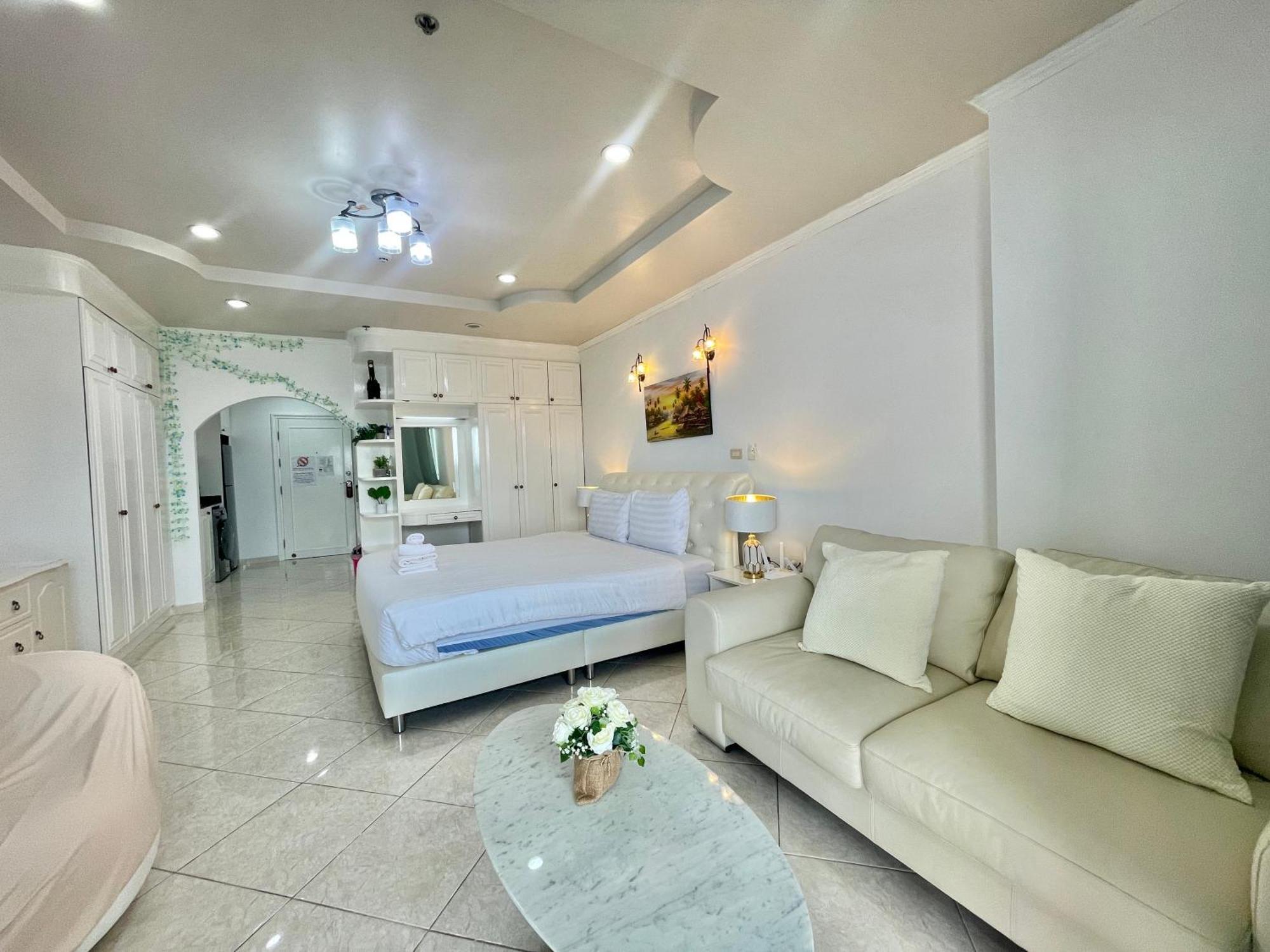 Apartment View Talay 6 By Pat 42