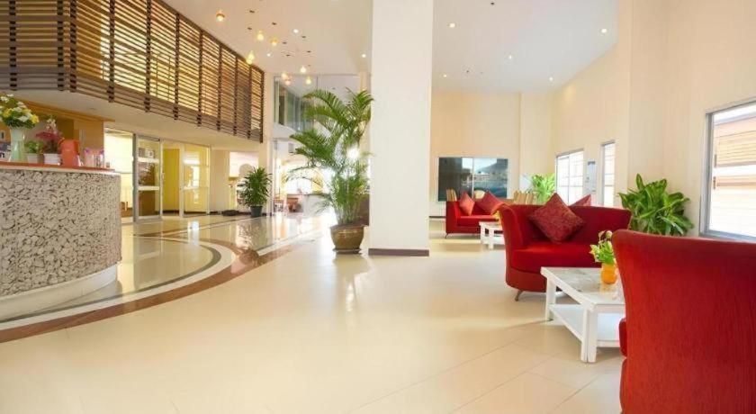 Eastiny Plaza Hotel 3*