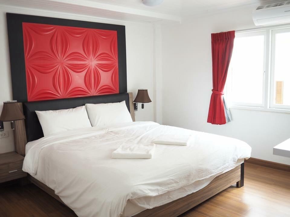 Pook Swan House * Pattaya