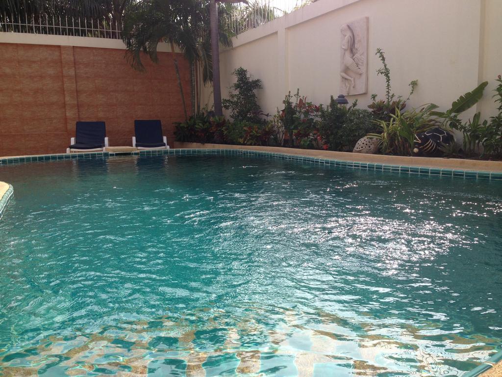 Majestic Pool * Pattaya
