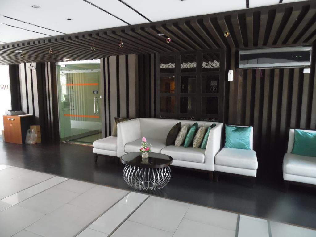 Apartment Club Royal Condominium
