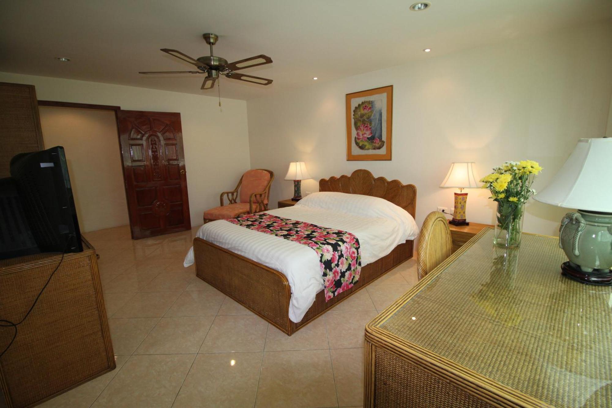 Butterfly Garden Boutique Residence: Luxury With Baths Pattaya