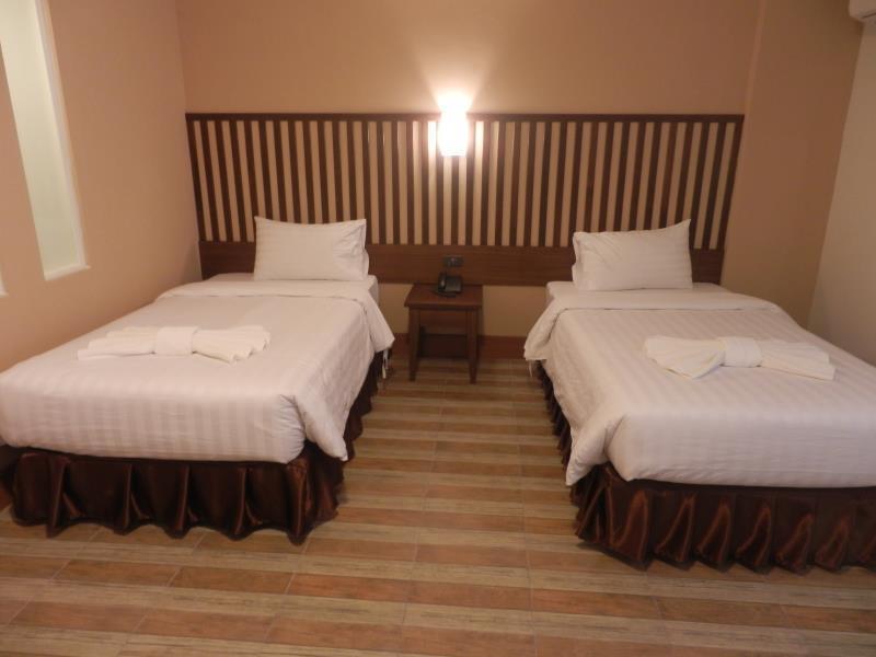 Hotel Oyo 120 Ja Siam Near Bangkok Hospital 2*